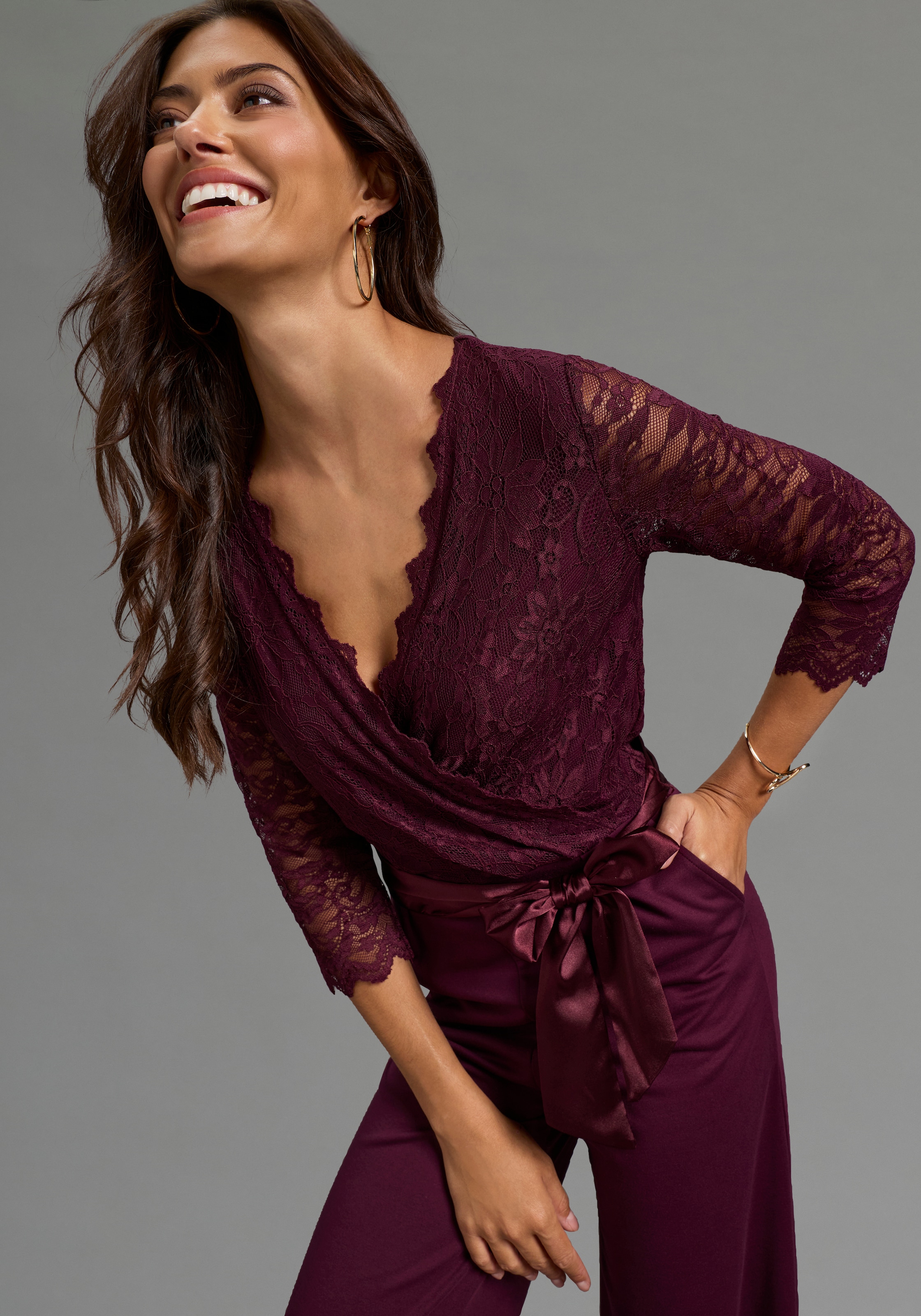 Laura Scott Jumpsuit mit Spitzenoberteil, elastischer Materialmix
