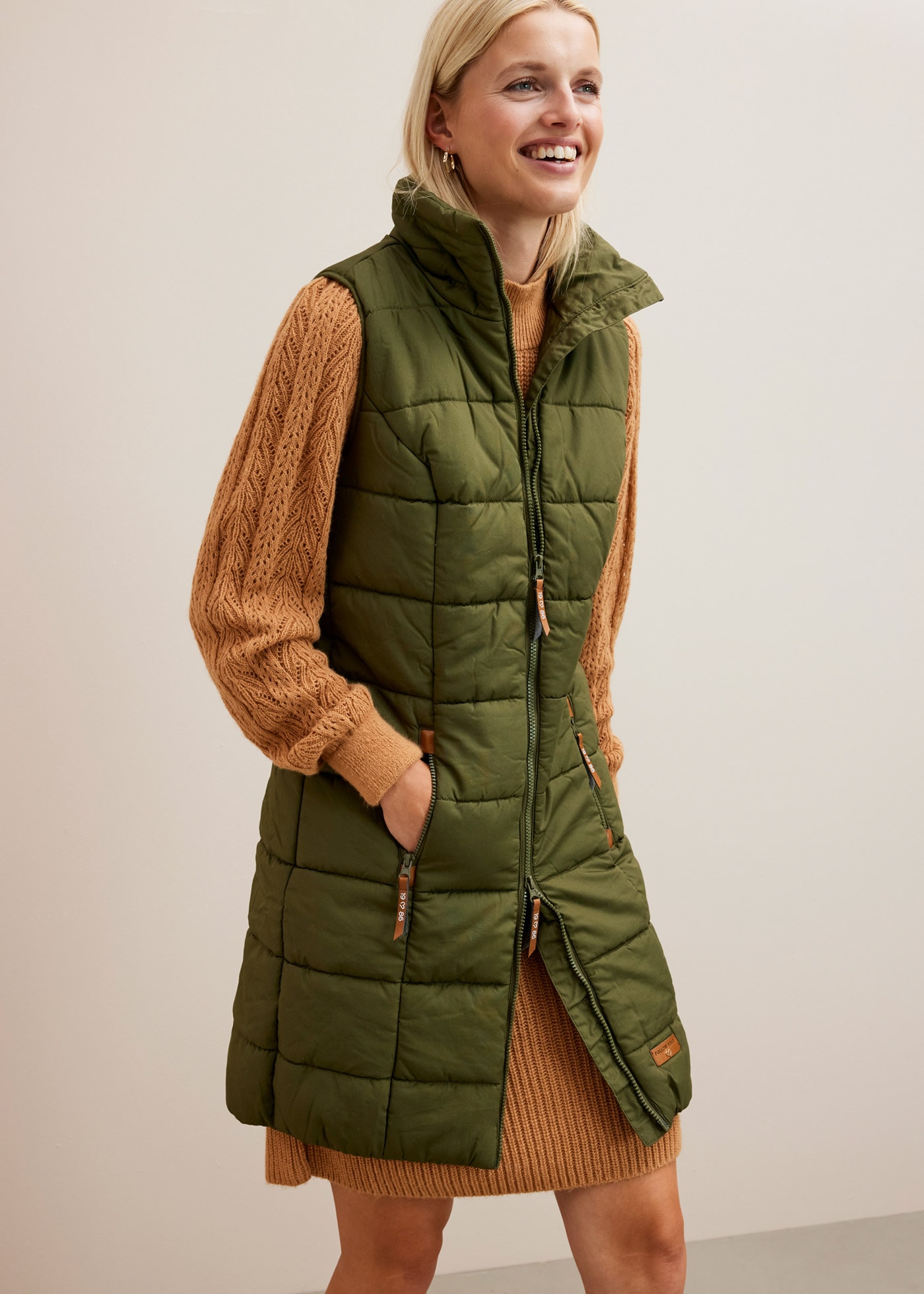 bonprix Longweste mit Stehkragen und Reißverschlusstaschen