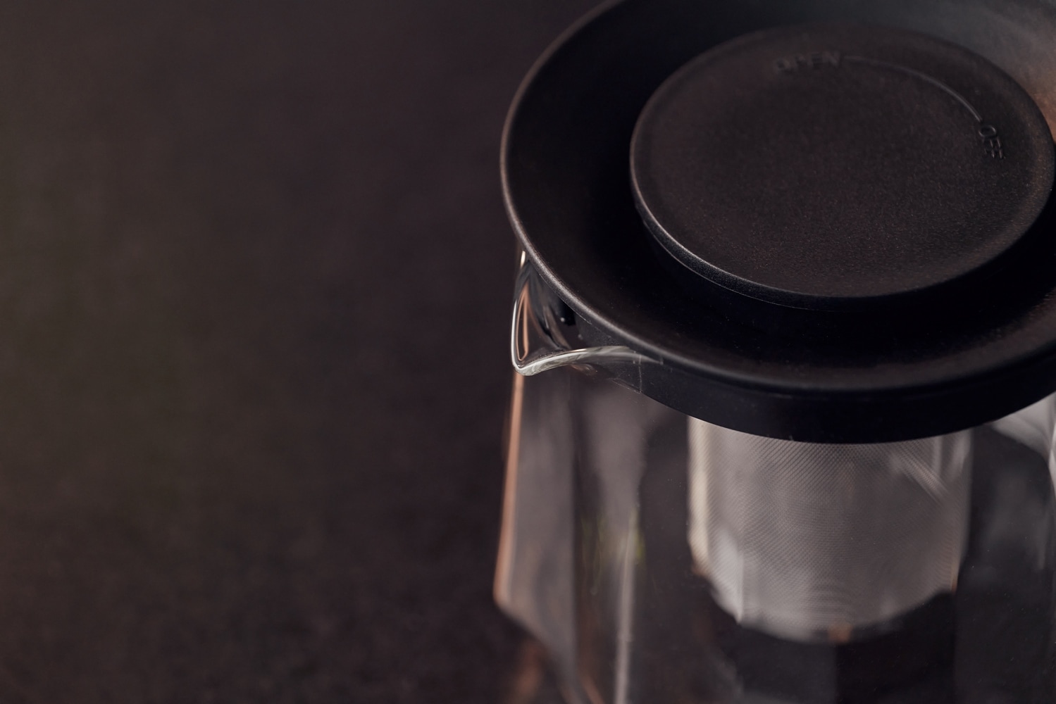 RESTO Kitchenware Teekanne »Ain, hitzebeständige Glaskanne im 3D Design, Höhe ca. 12 cm« 1 l 4 Stk. tlg. mit herausnehmbarem Filtersieb aus Edelstahl, im Geschenkkarton