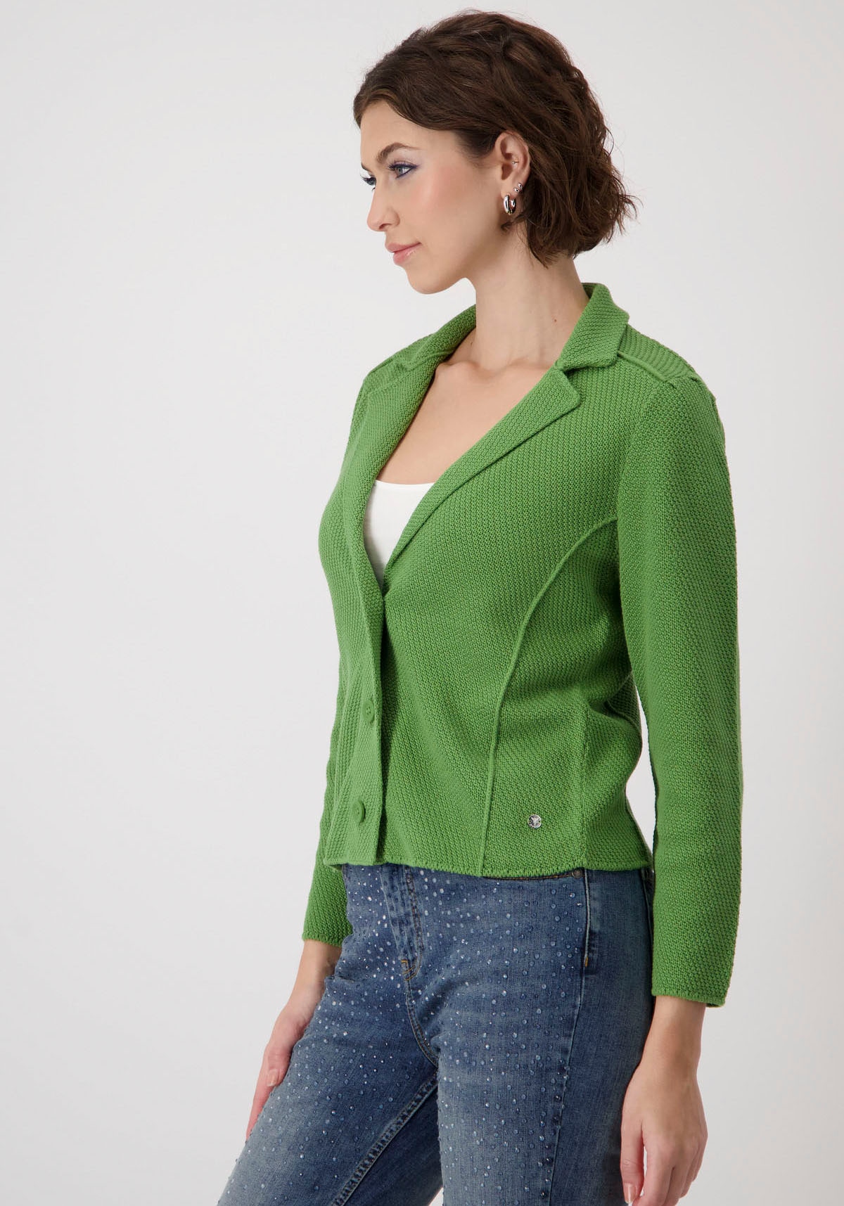 Monari Strickjacke »Jacke Basic Strickblazer«, Leicht tailliert mit Ziernähten