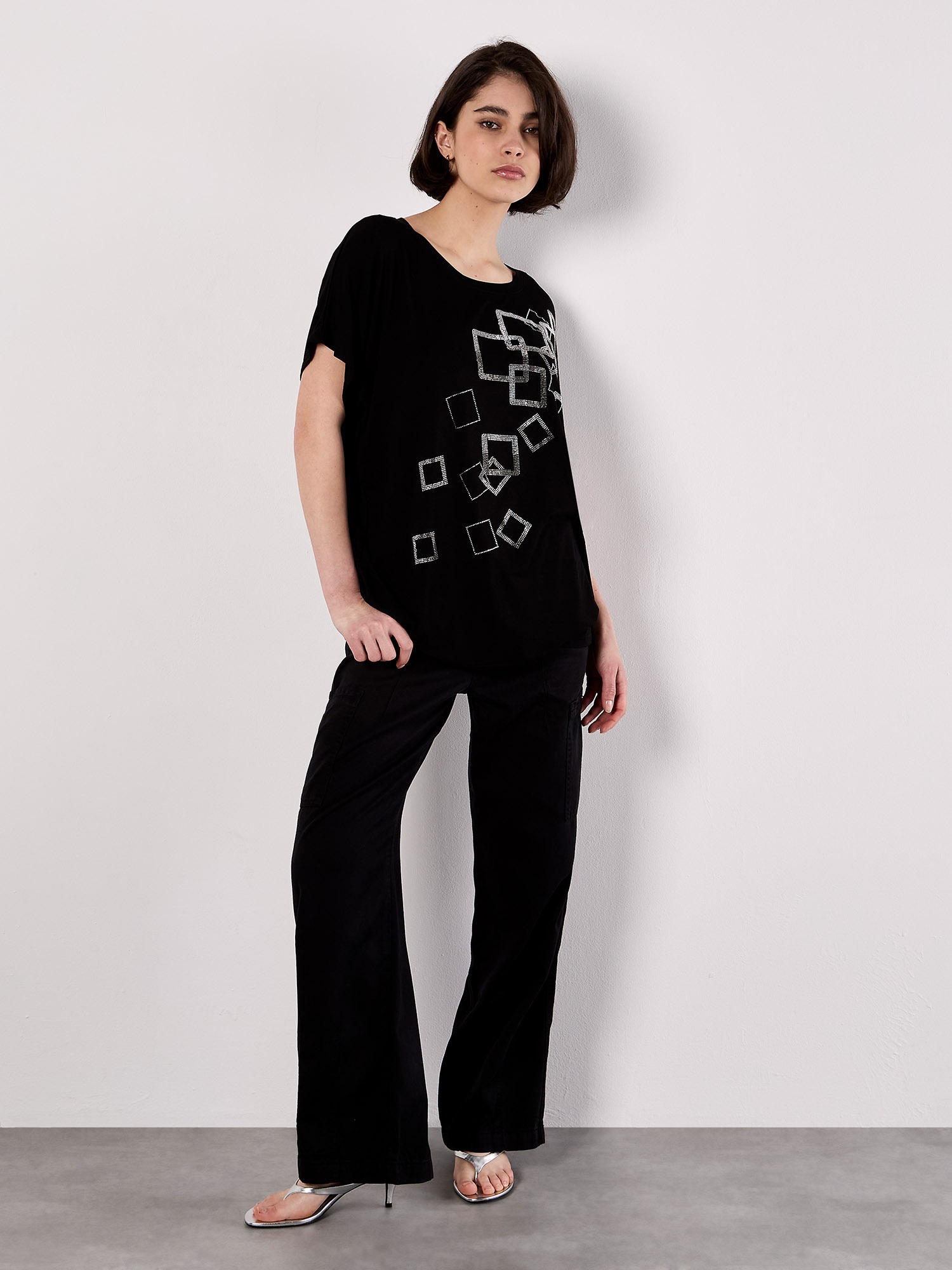 Apricot Shirttop »T-Shirt mit verstreuten Strassquadraten«