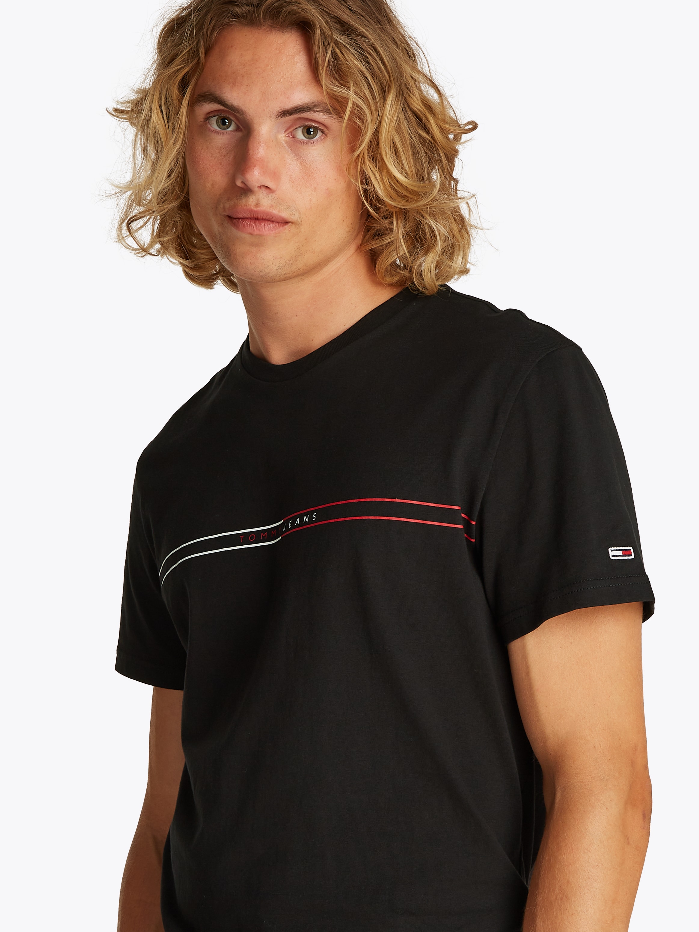 Tommy Jeans Kurzarmshirt »TJM SLIM ENTRY GRAPHIC TEE EXT« Mit Rundhalsausschnitt