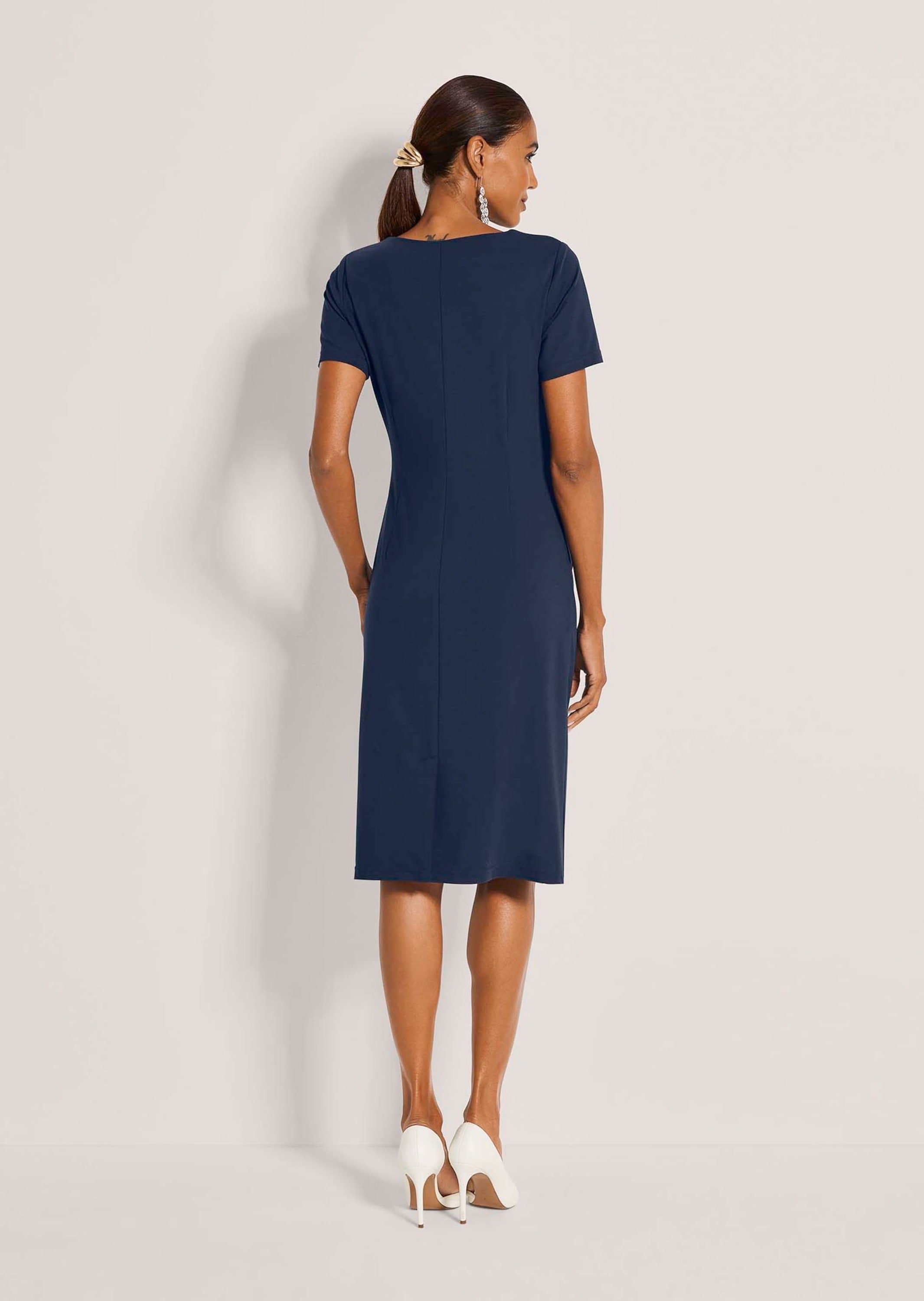 MADELEINE Sommerkleid »Etuikleid Viskosekleid mit asymmetrischen Falten« Etuikleid aus Jerseystretch