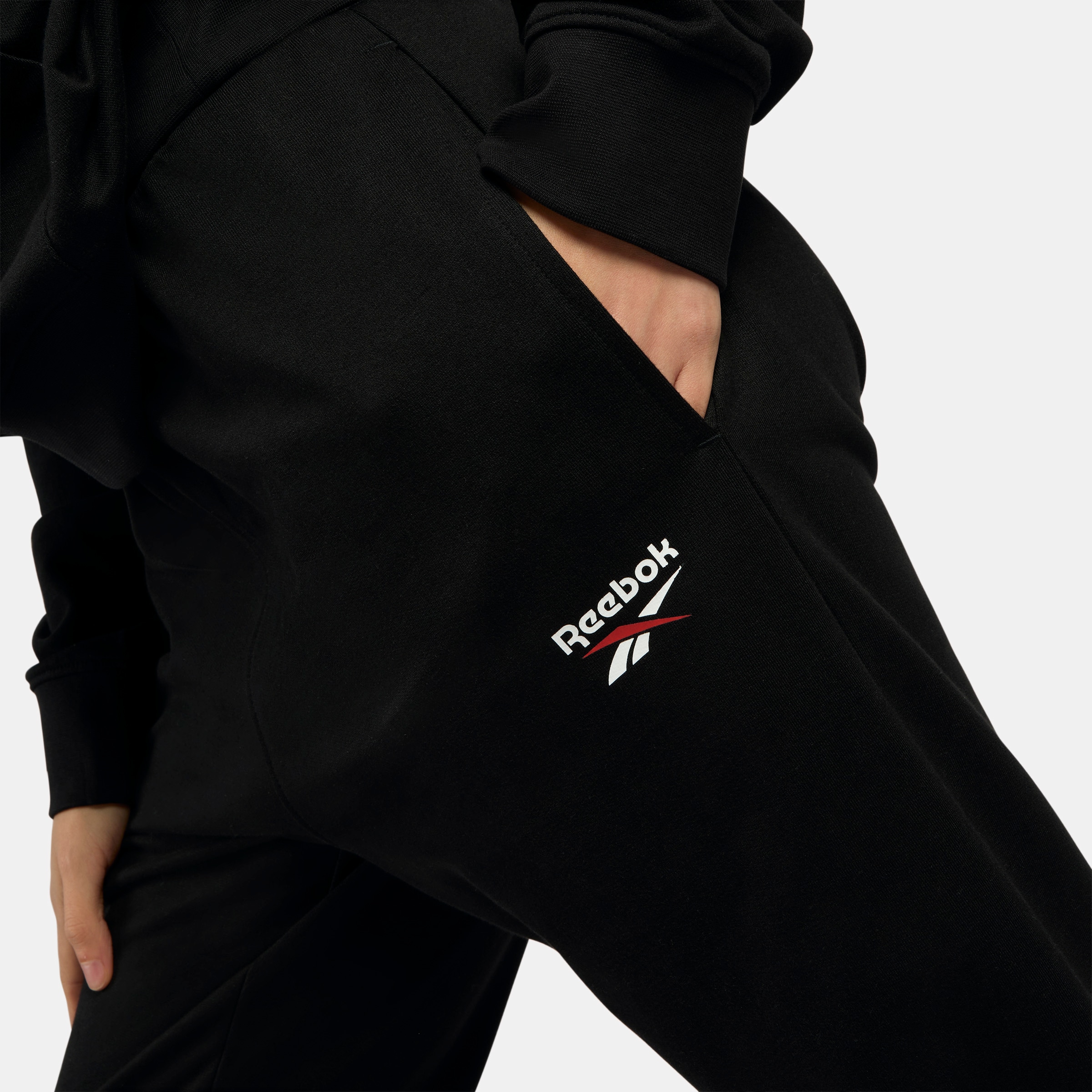 Reebok Jogginghose »ID SMALL LOGO FRENCH TERRY PANT«  mit Kordelverschluss, aus Baumwolle
