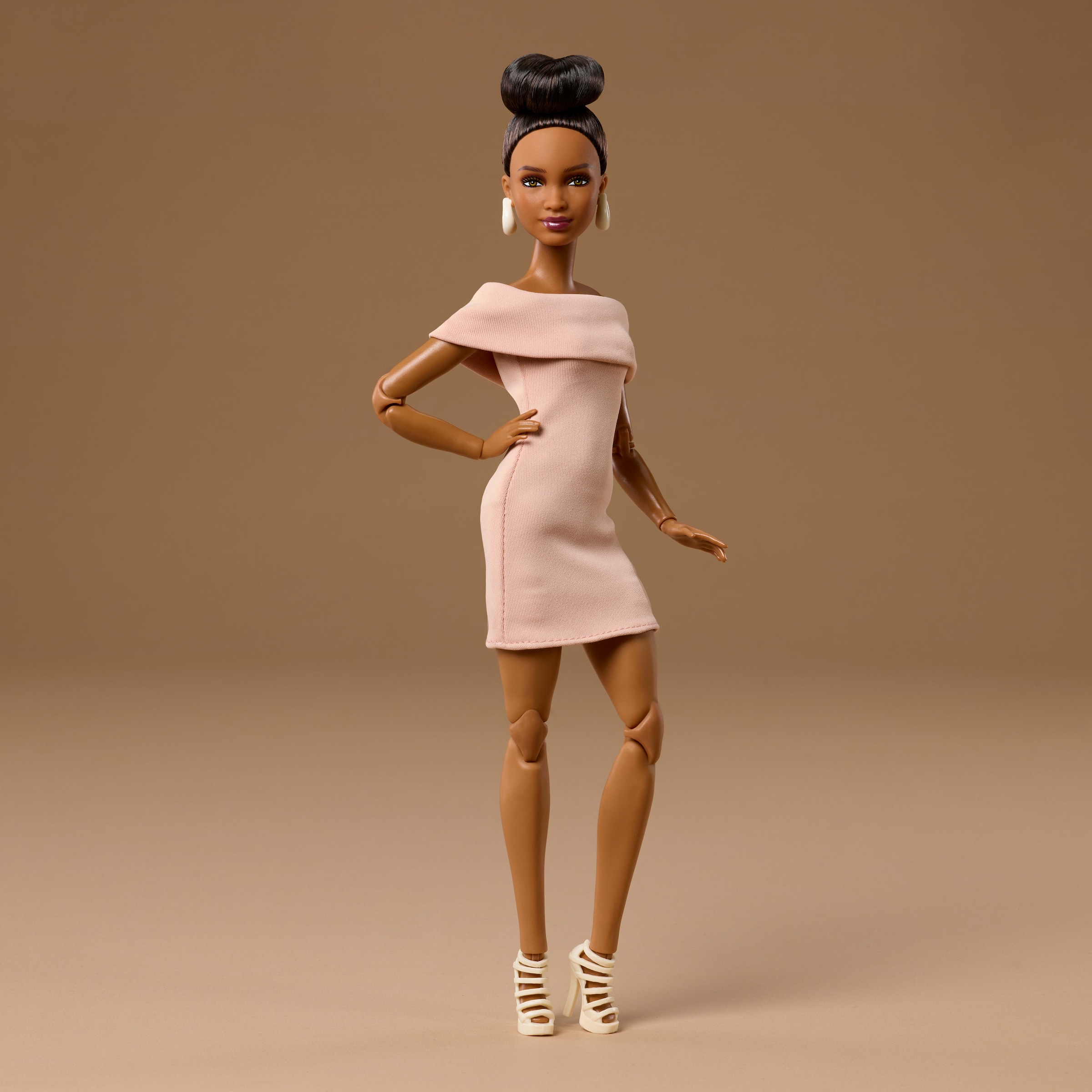 Barbie Anziehpuppe »Signature Barbie Petite Basics 08«
