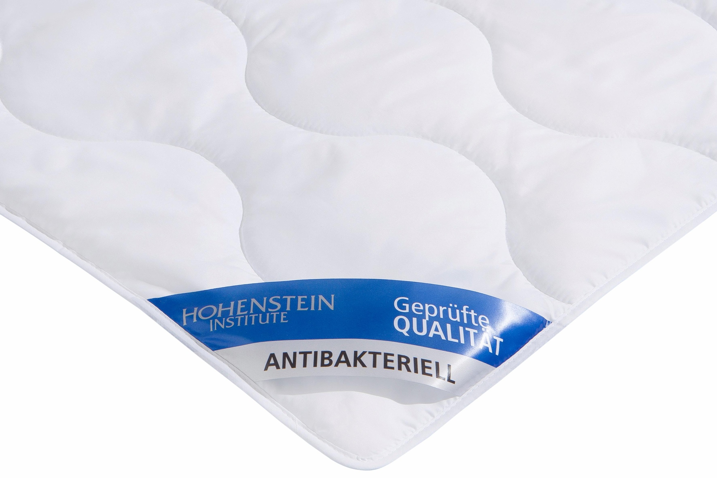 Jekatex Kunstfaserbettdecke »Hohenstein Bettdecke, 135x200 oder 155x220 cm, für Sommer oder Winter«, leicht, Füllung Polyester, Bezug Polyestergewebe, (1 St.), mit antibakterielle Wirkung durch Aegis-Technologie