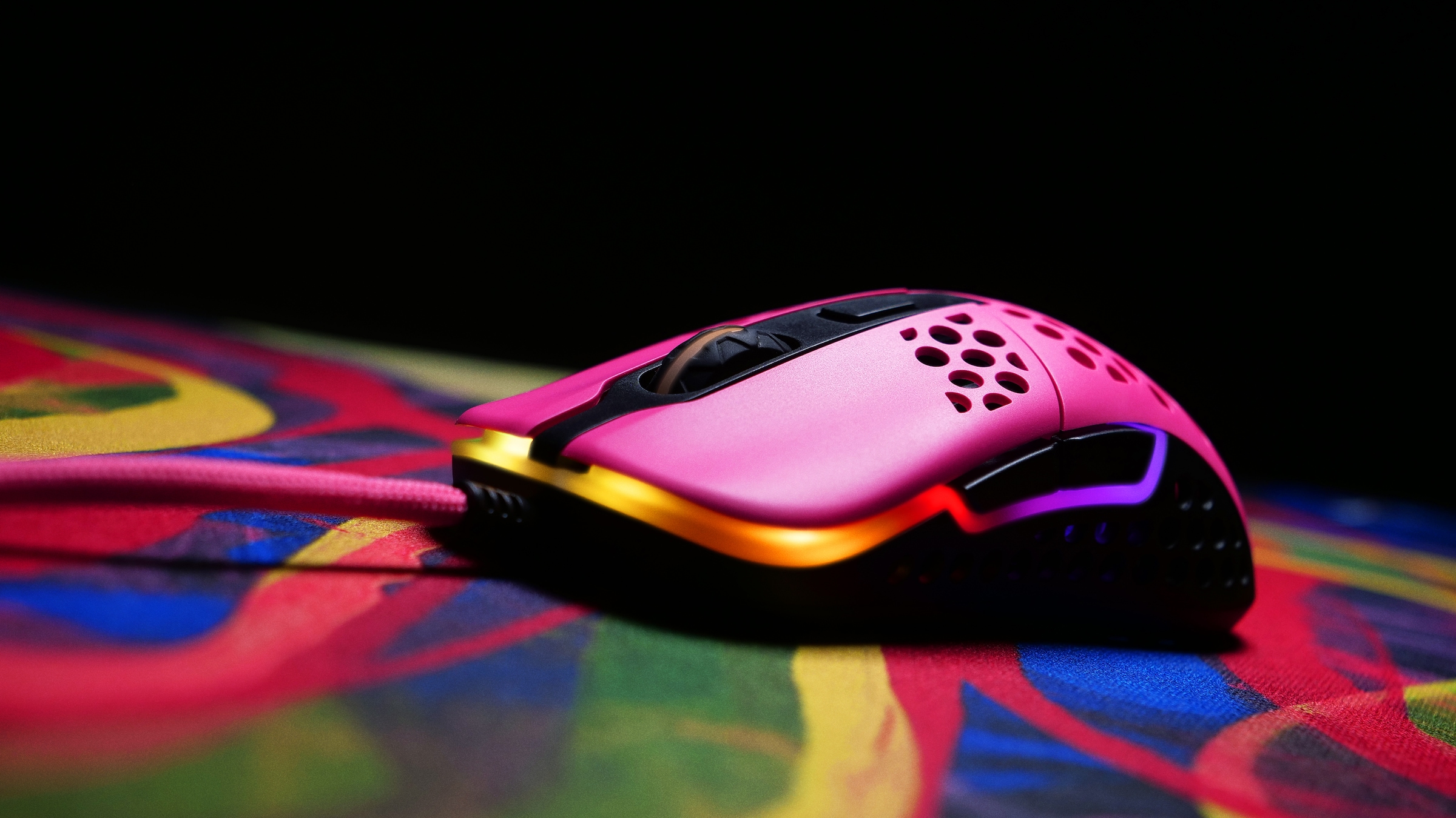 Cherry Xtrfy Gaming-Maus »M42 RGB«, kabelgebunden, ultraleichte Gaming-Maus