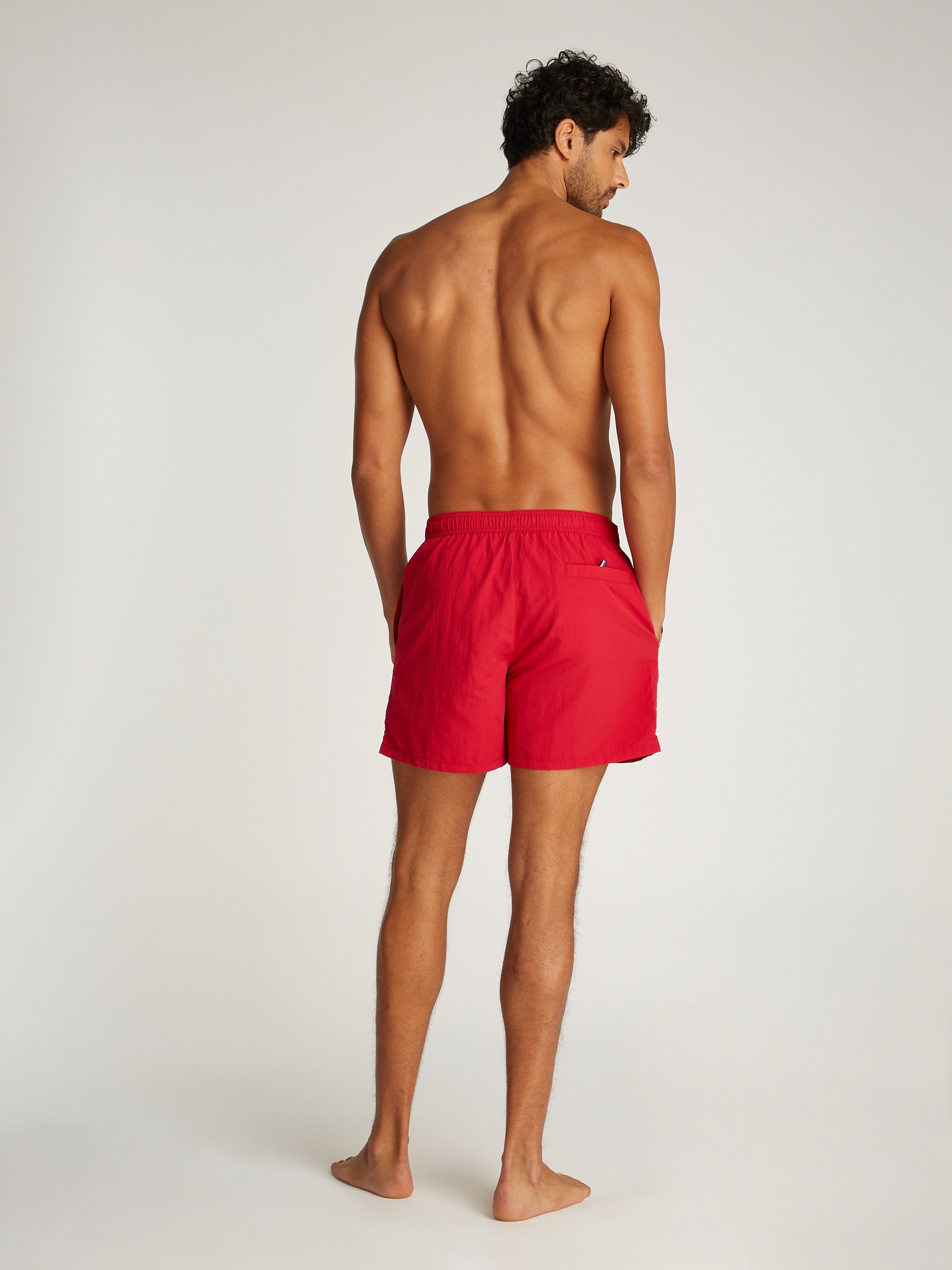 Tommy Hilfiger Swimwear Badeshorts »MEDIUM DRAWSTRING«, mit großem Logo