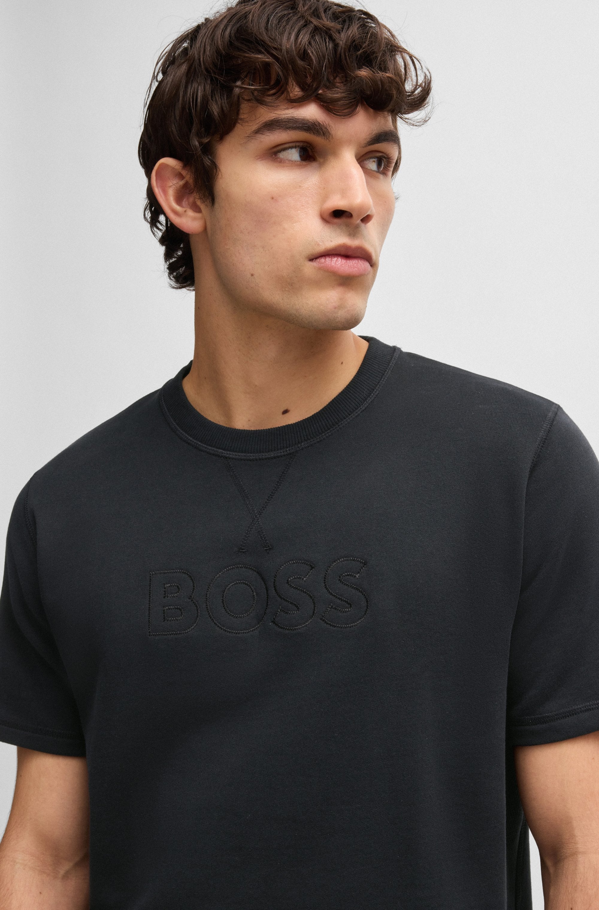 BOSS T-Shirt »David«, mit großer Logostickerei