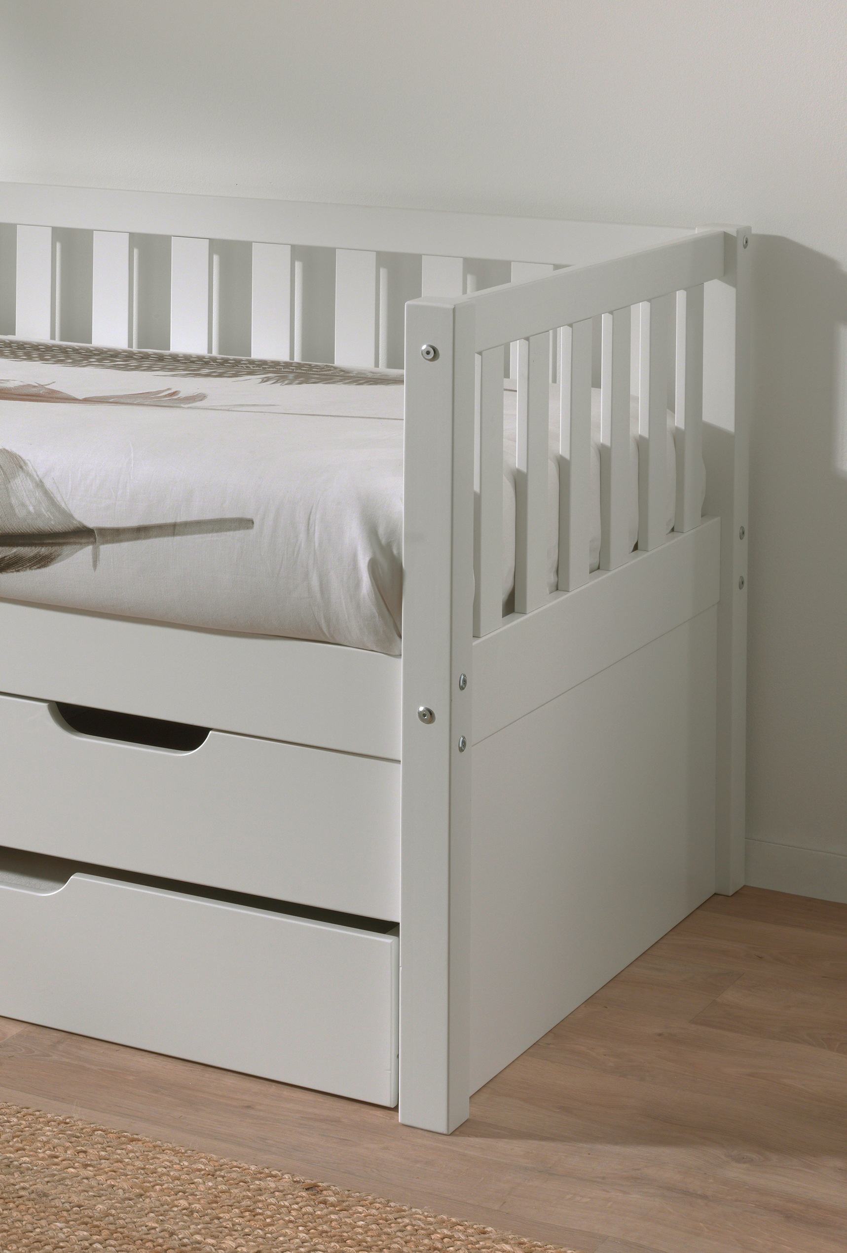 Vipack Einzelbett »mit Schubladen, Kiefer massiv, viel Stauraum und zeitloses Design«, (B/H/T ca. 211,2x85,5x97,8cm, Ausf. Milky Pine oder Weiß), inkl. Rolllattenrost, mit oder ohne Bettschublade