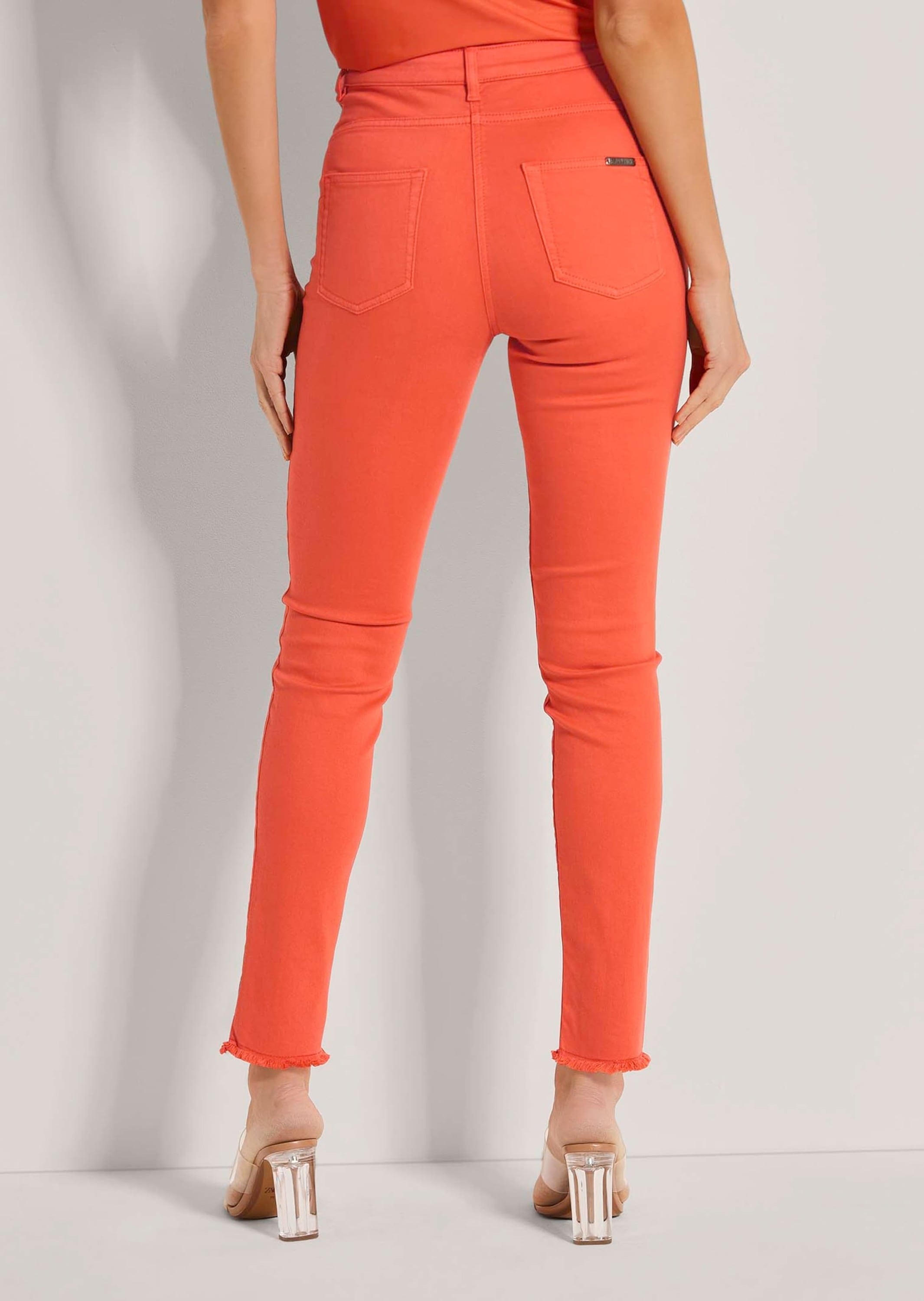 MADELEINE Regular-fit-Jeans »Jeans Jeans mit feinem Fransensaum«