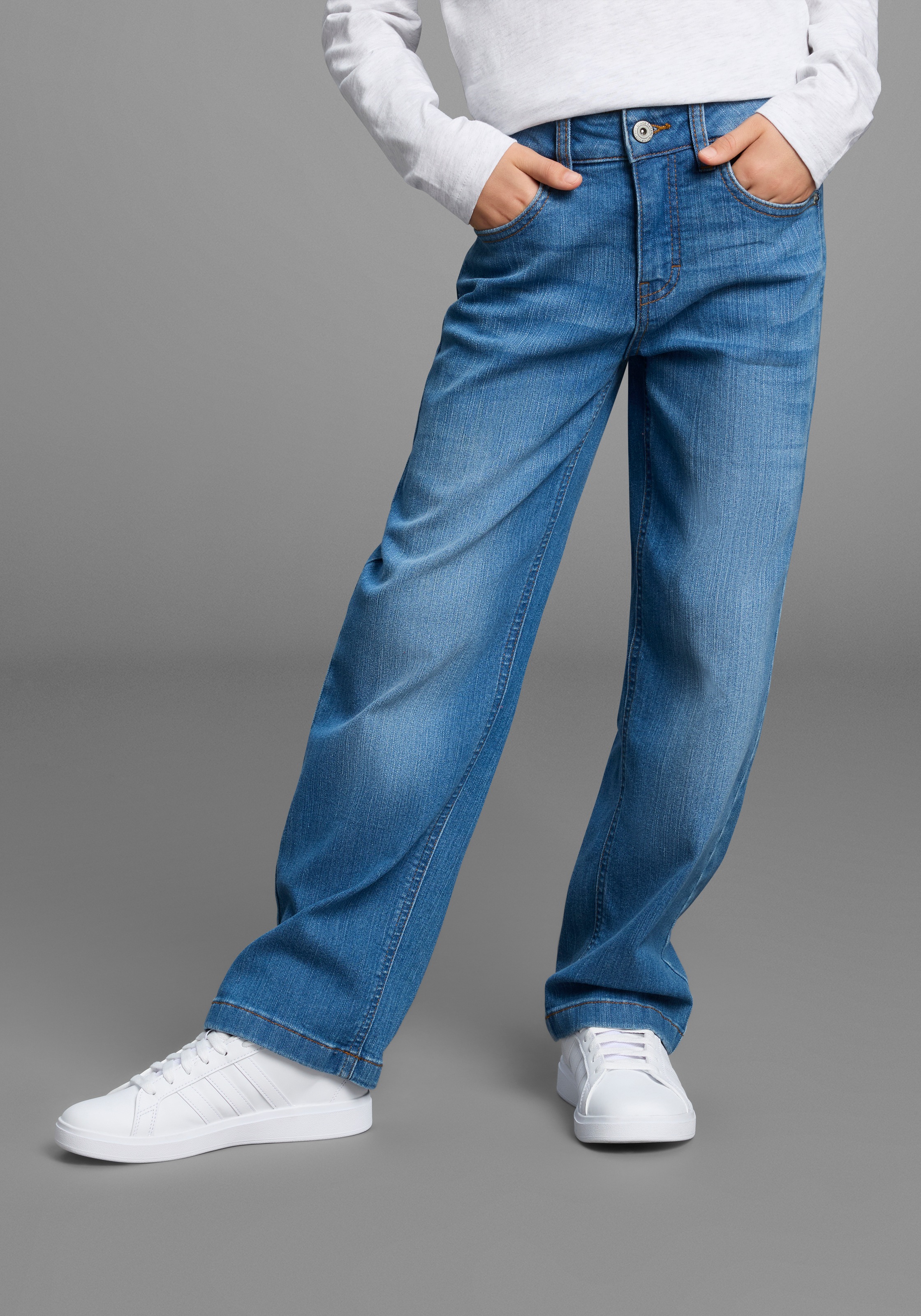 Bruno Banani Loose-fit-Jeans »Gerade Stretchjeans mit Strass-Steinen auf Po-Tasche für Mädchen« Für TEENS, Loose fit Stretchjeans