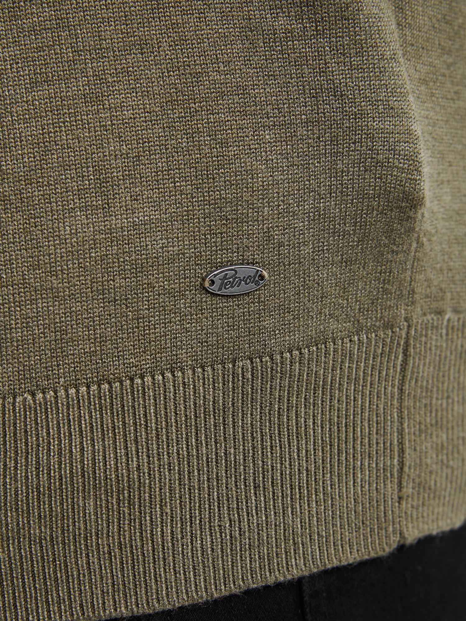 Petrol Industries Troyer , mit Rippbündchen
