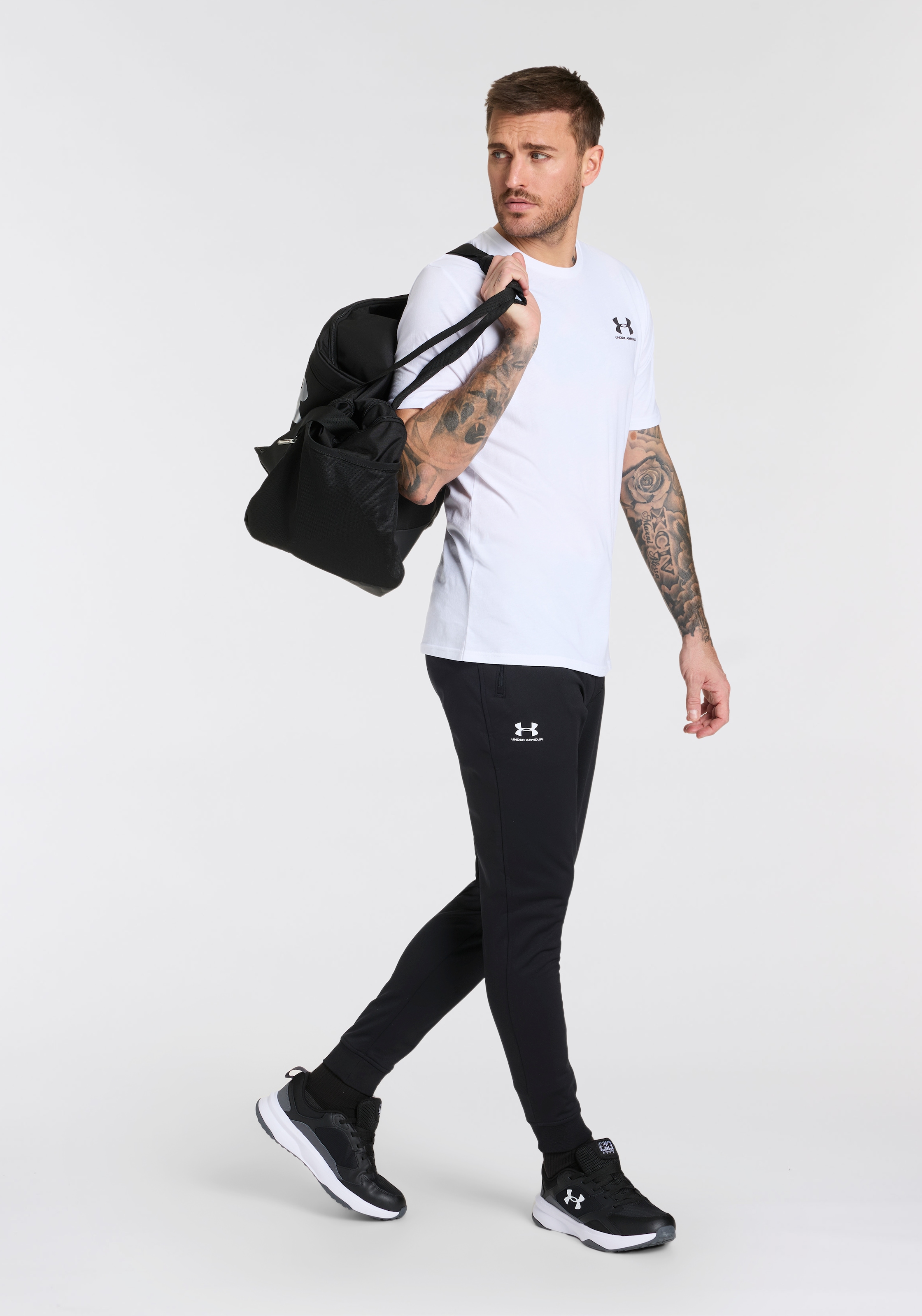 Under Armour® Jogginghose »SPORTSTYLE TRICOT JOGGER«  für vielseitige Aktivitäten, leichtes Material, elastischer Bund