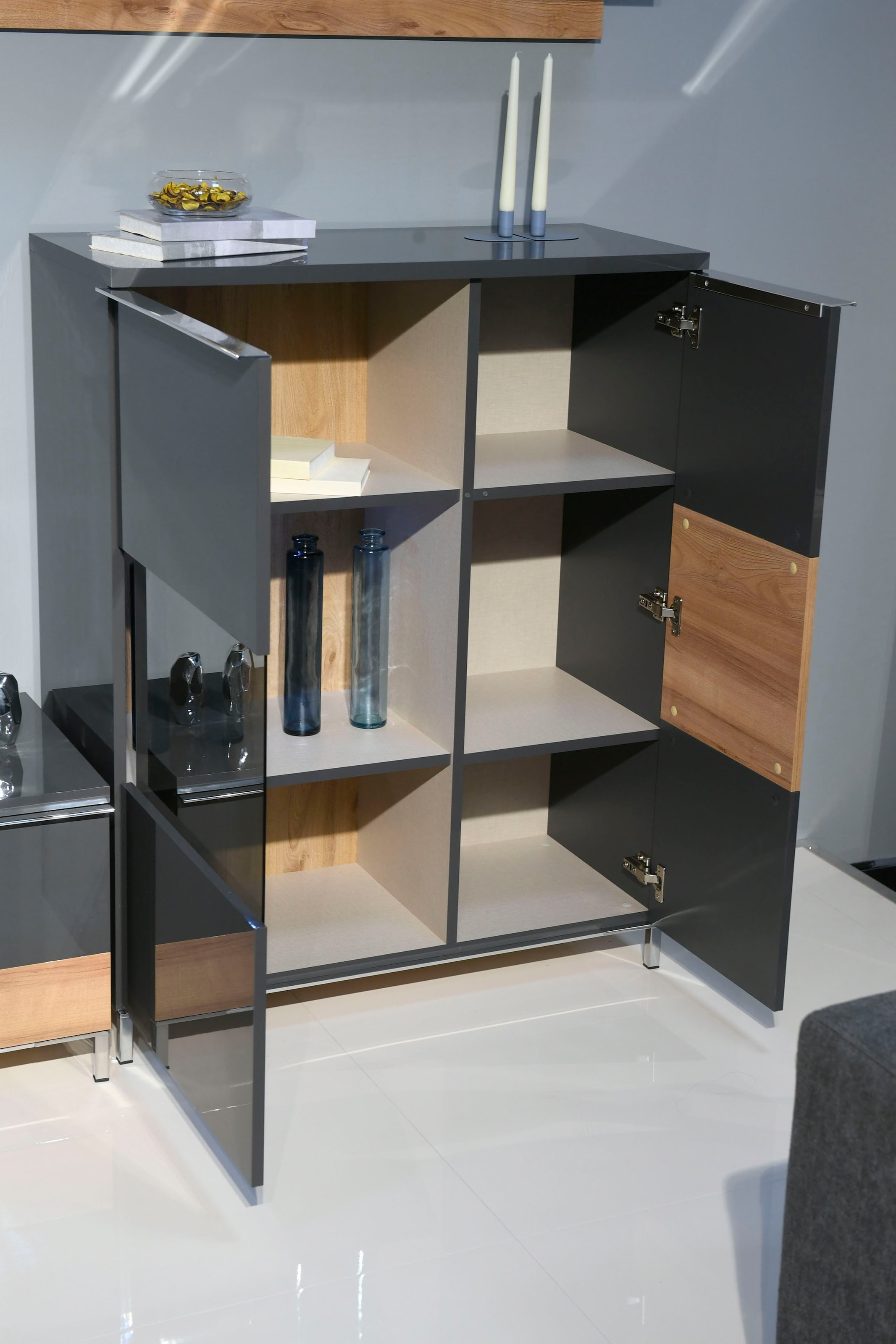 Places of Style Vitrine »Onyx«, mit Soft-Close-Funktion