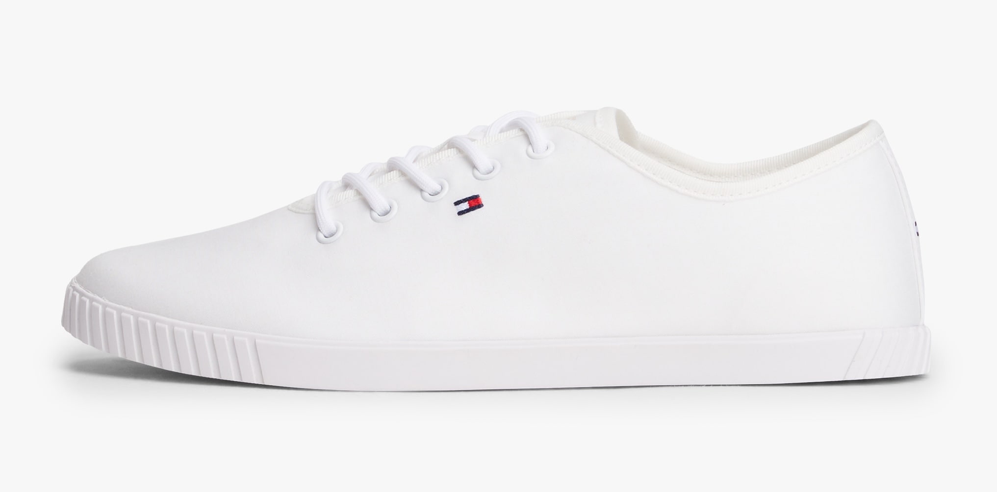 Tommy Hilfiger Sneaker »CANVAS LACE UP SNEAKER«, Freizeitschuh, Halbschuh, Schnürschuh mit gestickter Logoflagge