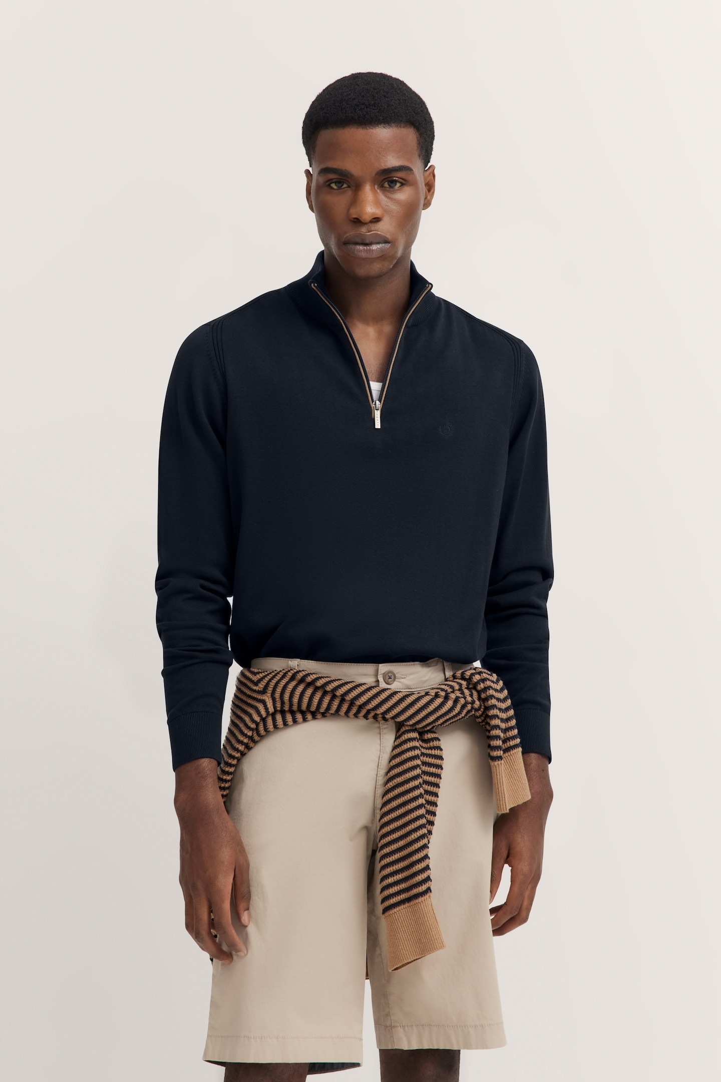 bugatti Troyer mit Stehkragen