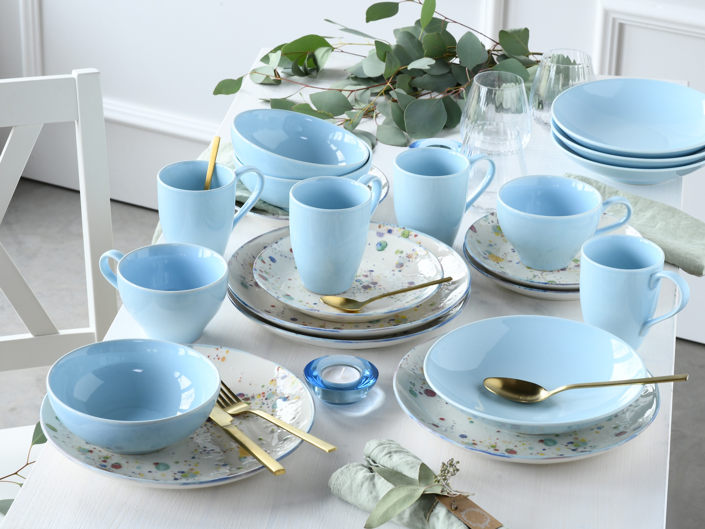 CreaTable Kombiservice »Candy Drops, Kombi-Service 16-tlg.« Unregelmäßige bunte Punkte, Gute Laune Geschirr, Frisch, Freundlich