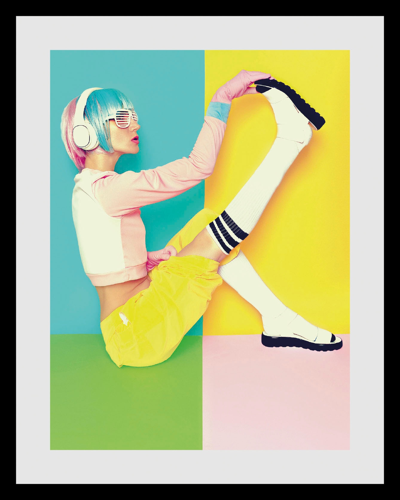 queence Bild »Punk-Queen 2«, Frau-Bilder von Frauen-Art-Kunst-Fashion-Mode-Magazincover, (1 St.), HD Premium Poster-Druck inkl. Holzrahmen