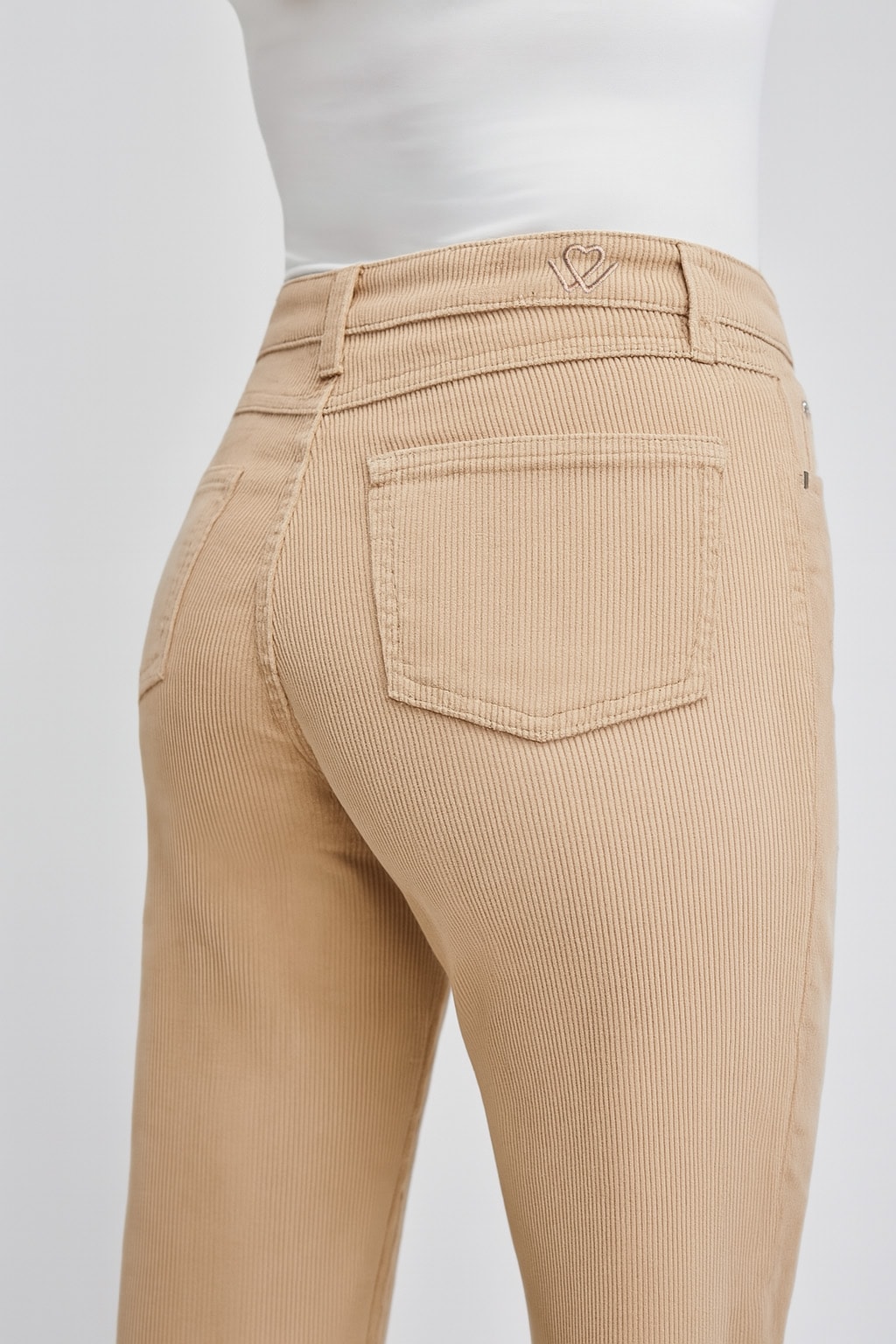 wonderjeans Cordhose »Loose Fit«, mit aktuell weiten Beinverlauf