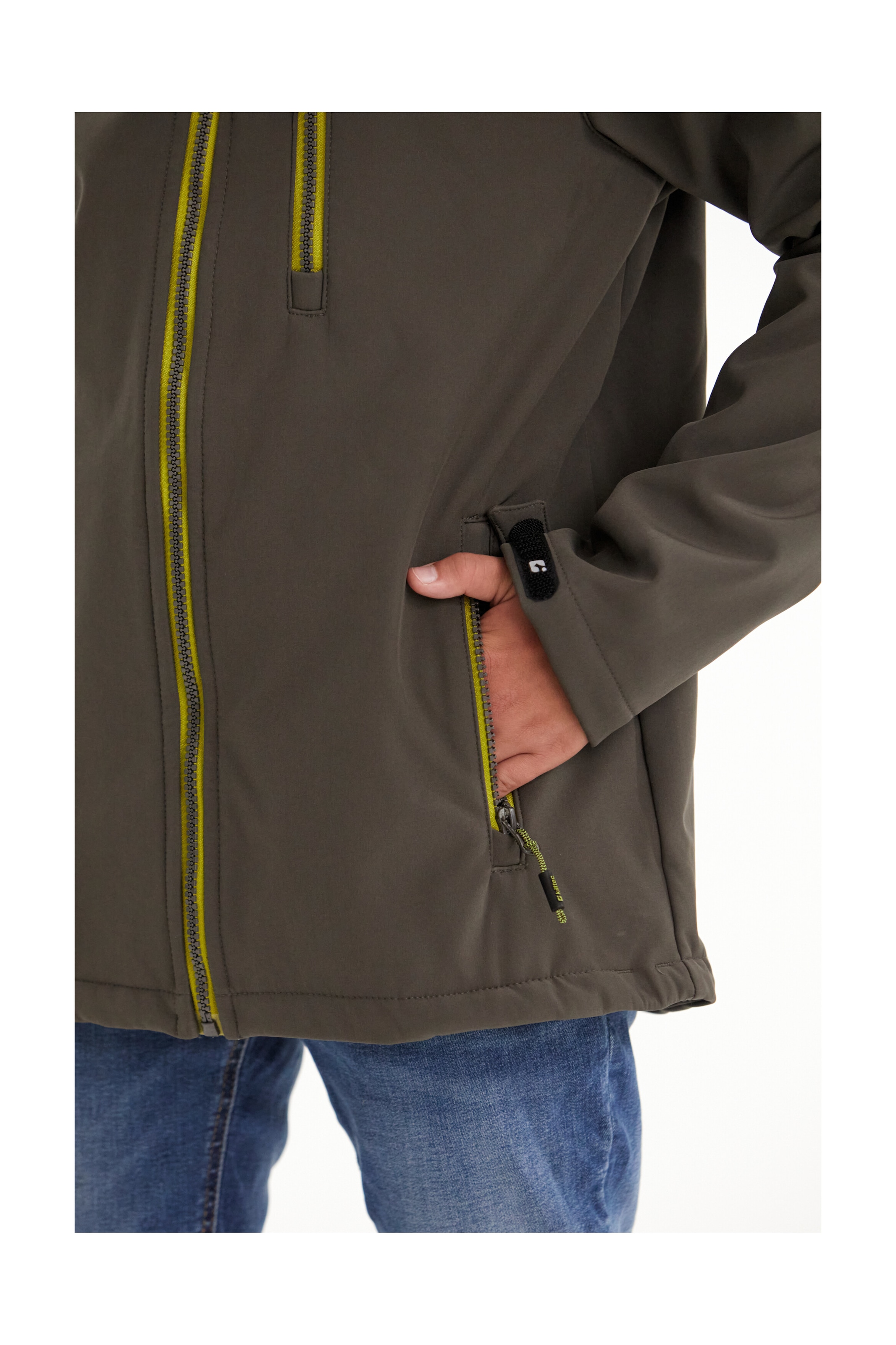 Killtec Softshelljacke »Boys Softshelljacke«, Wasserabweisende Softshelljacke mit Kapuze, Fleece