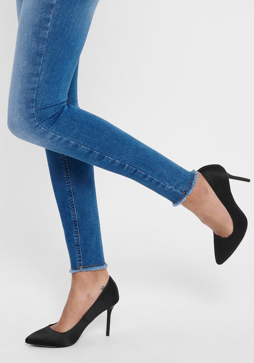 ONLY Ankle-Jeans »ONLBLUSH LIFE«, mit offenen Säumen