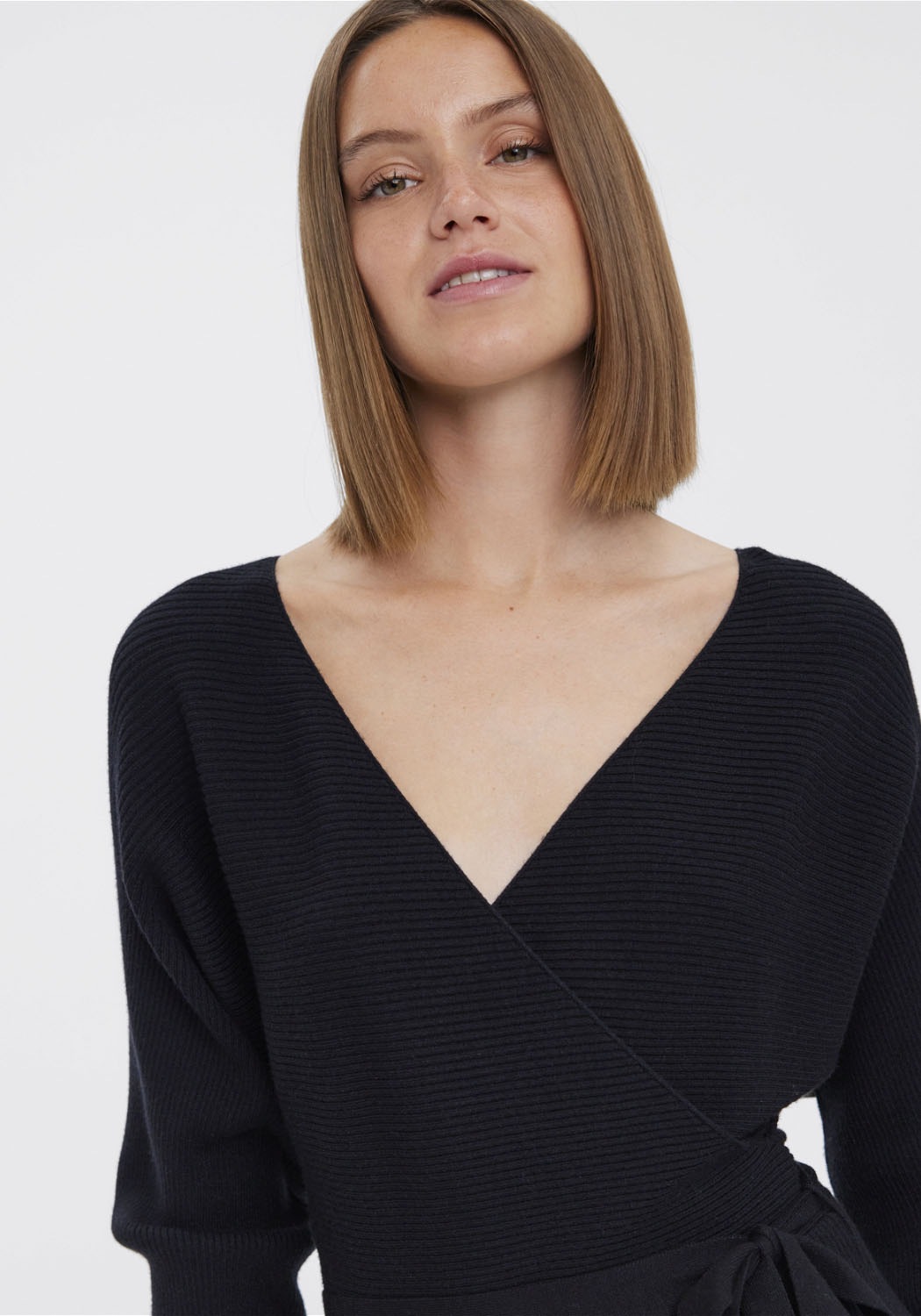 Vero Moda Strickkleid »VMHOLLYREM LS V-NECK DRESS GA NOOS«