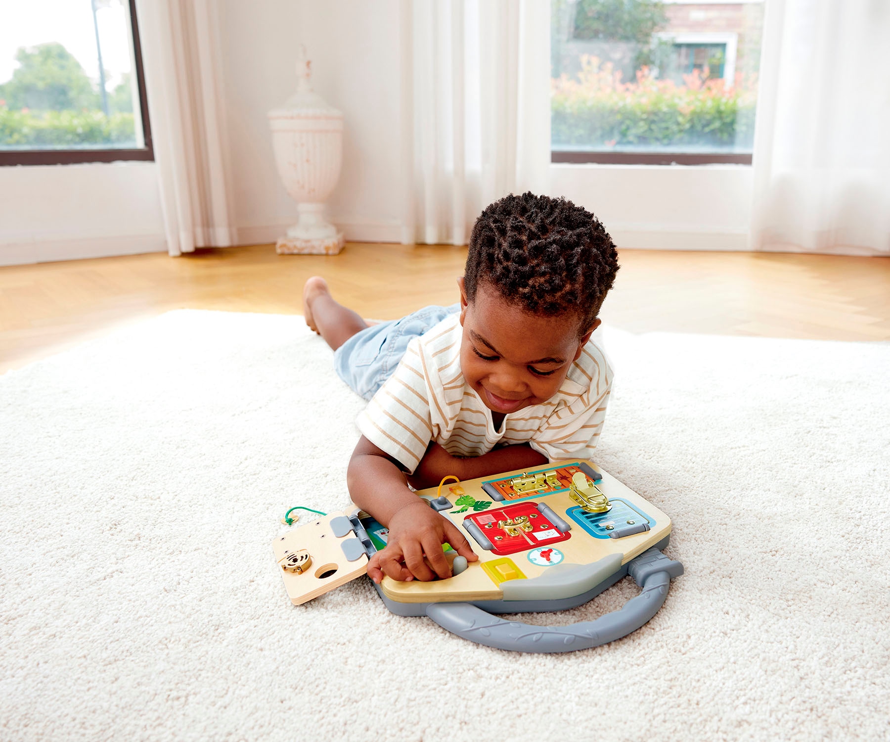 Hape Motorikbrett »Spiele-Tafel Schloss & Schlüssel« mit Lichtfunktion