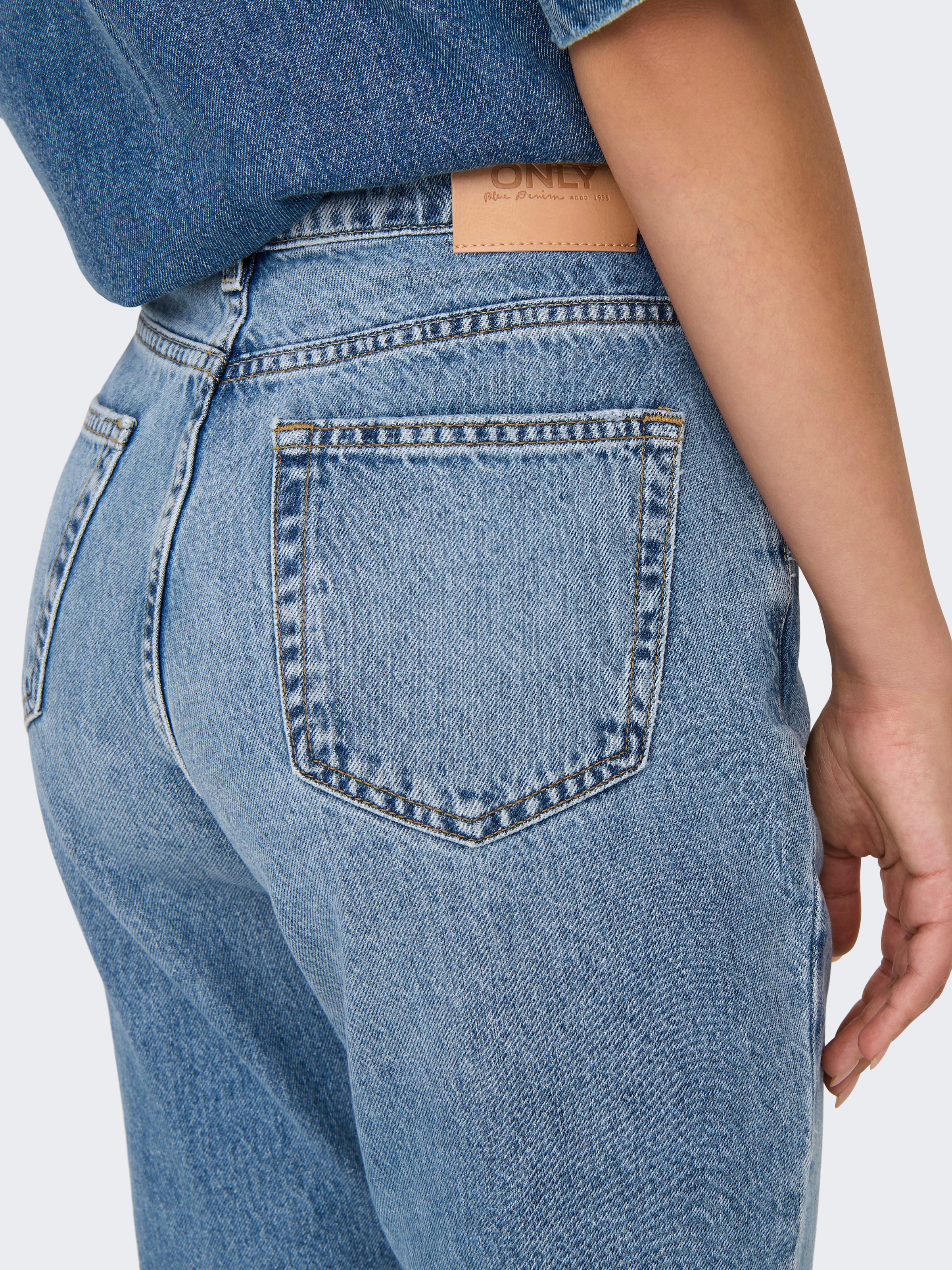 ONLY Low-rise-Jeans »ONLBRENDA LOW WIDE DNM CRO158 NOOS«
