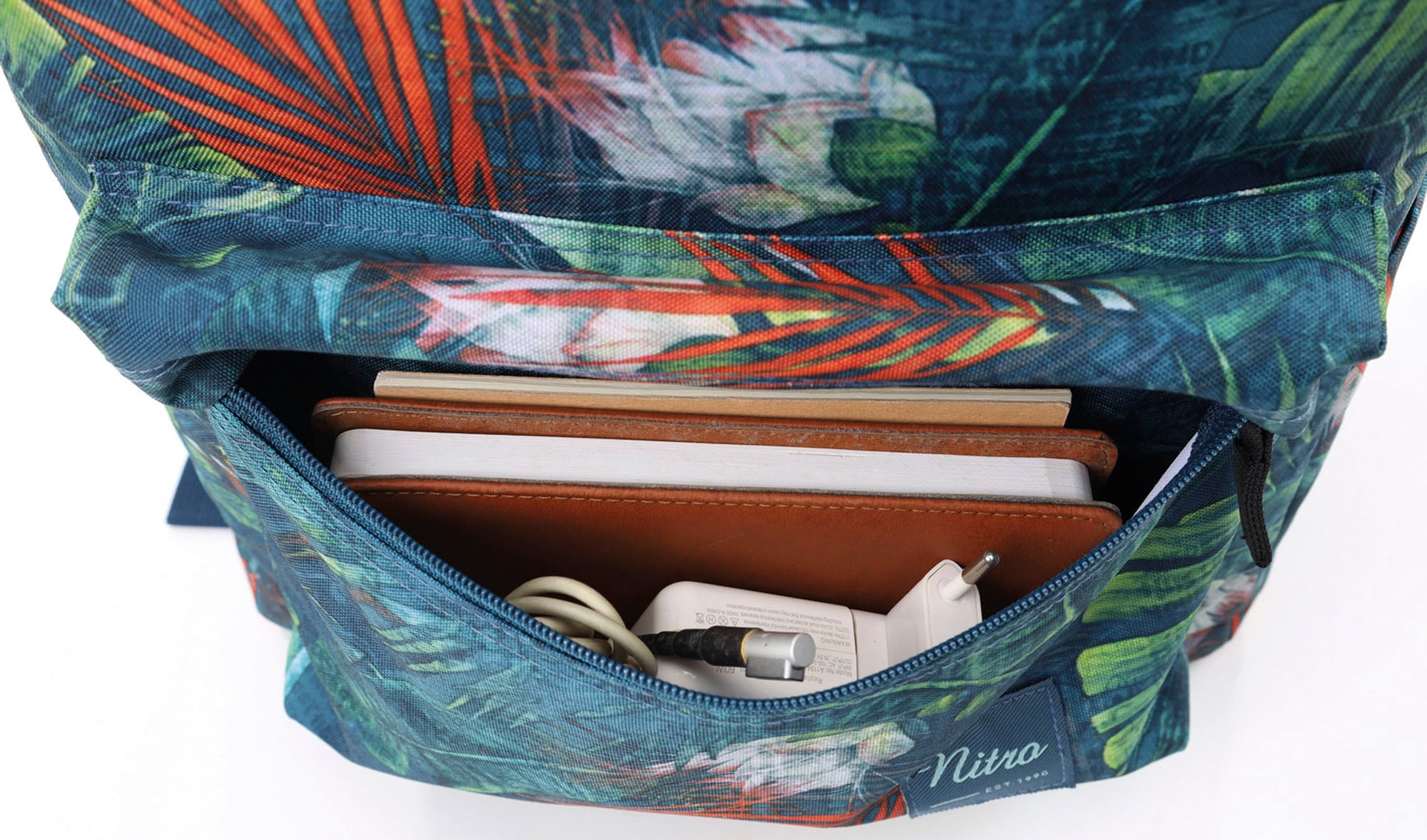 NITRO Freizeitrucksack »Urban Plus«, Daypack, Streetpack im Retro-Look, Alltagsrucksack, Schulrucksack