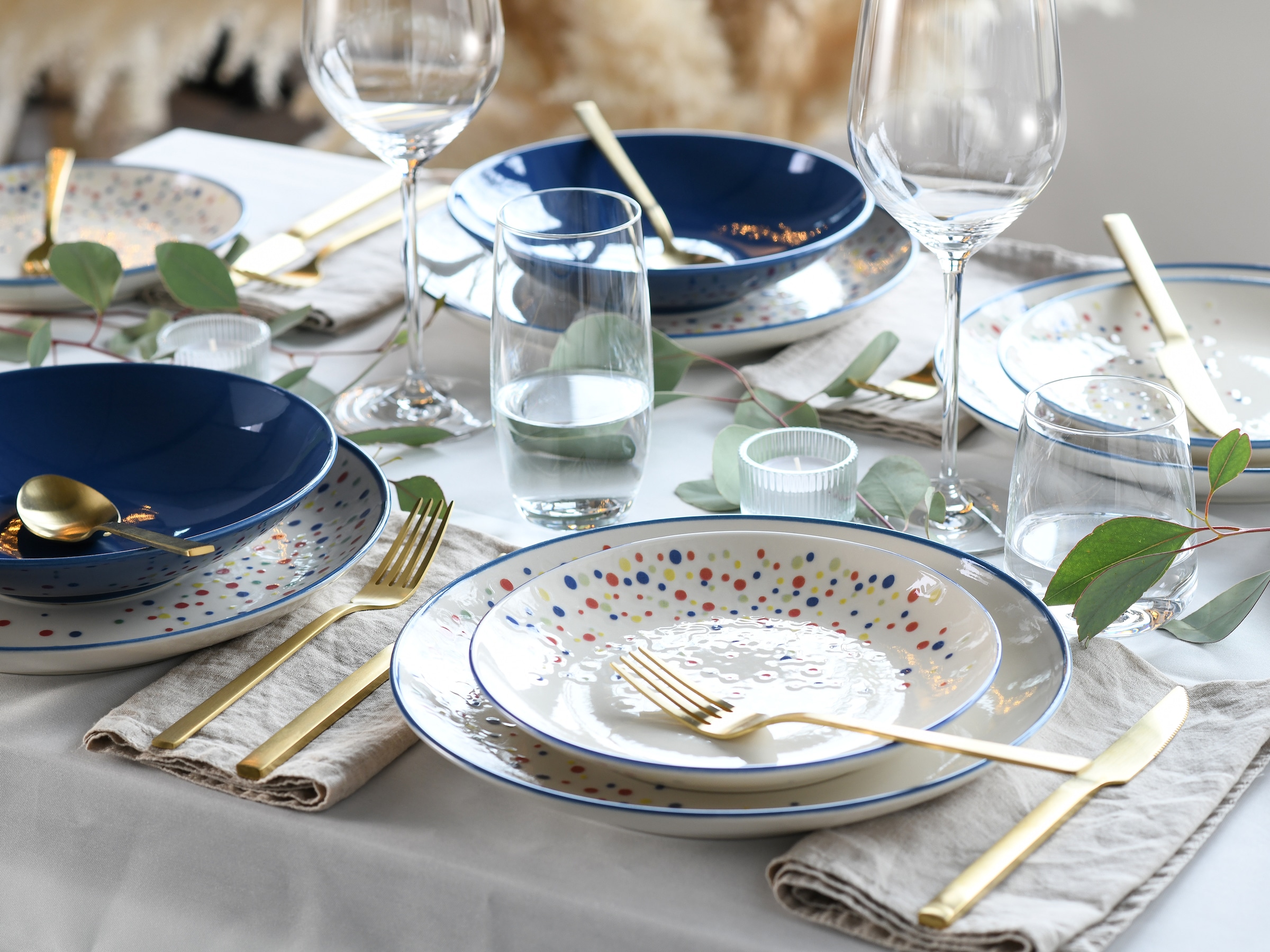 CreaTable Teller-Set »Joy, Tellerset 12-tlg.« Unregelmäßige bunte Punkte, Gute Laune Geschirr, Frisch, Freundlich