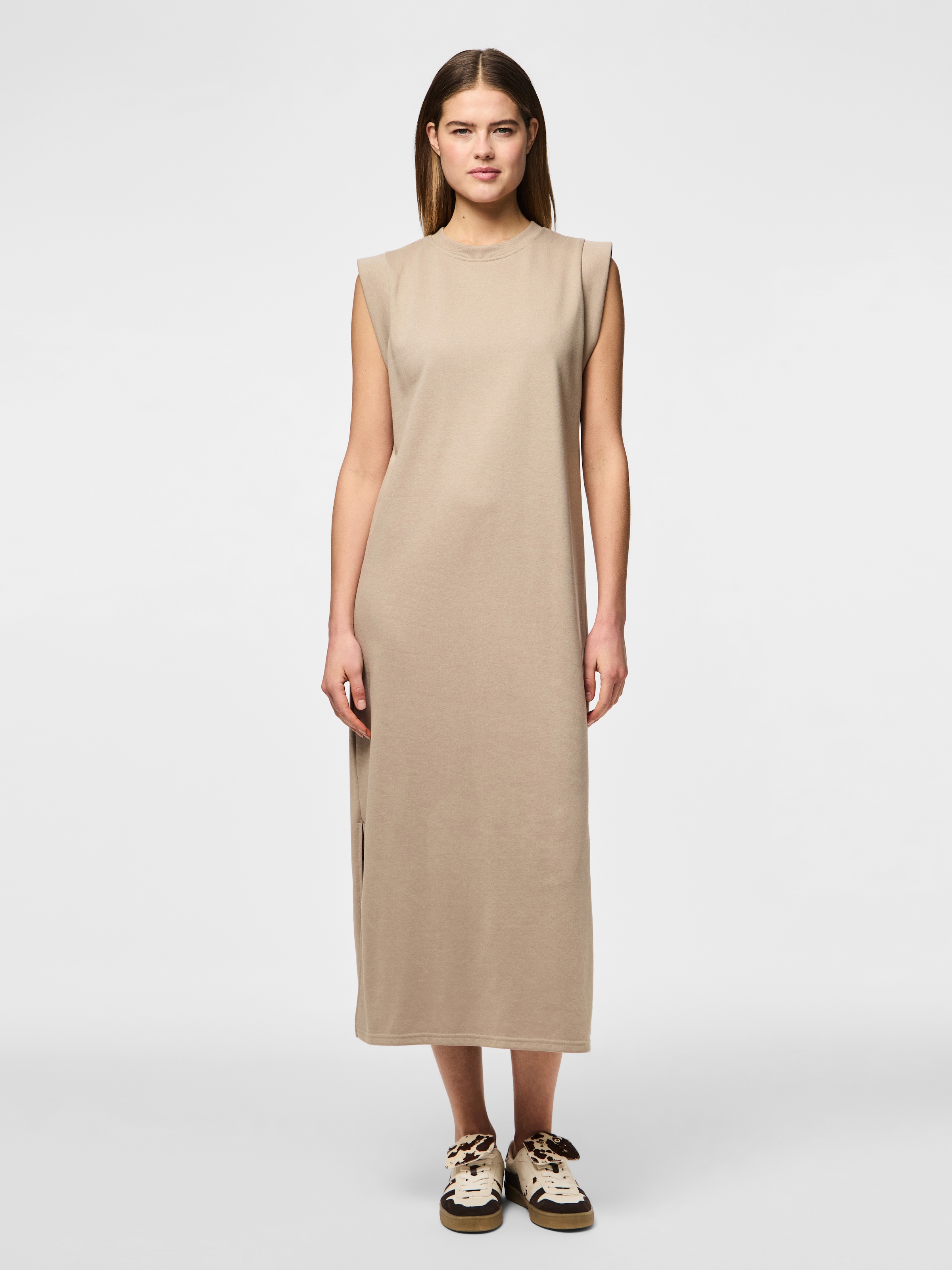 pieces Maxikleid »PCCHILLI SUMMER SL ANK DRESS UB NOOS BC« Ohne Taschen mit seitlichen Schlitzen