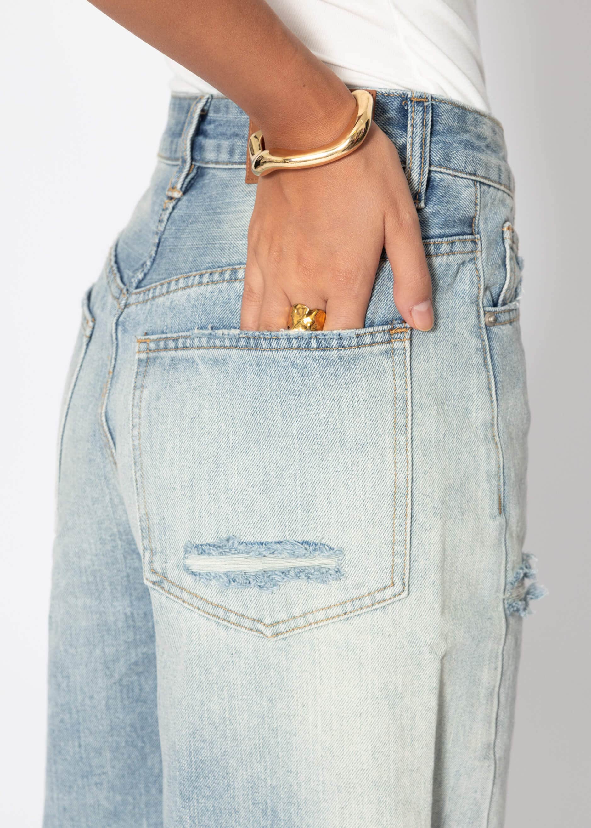SASSYCLASSY Destroyed-Jeans »High Waist Jeans im Destroyed-Look« Moderne lockere Jeanshose mit sichtbaren Rissen in Blau