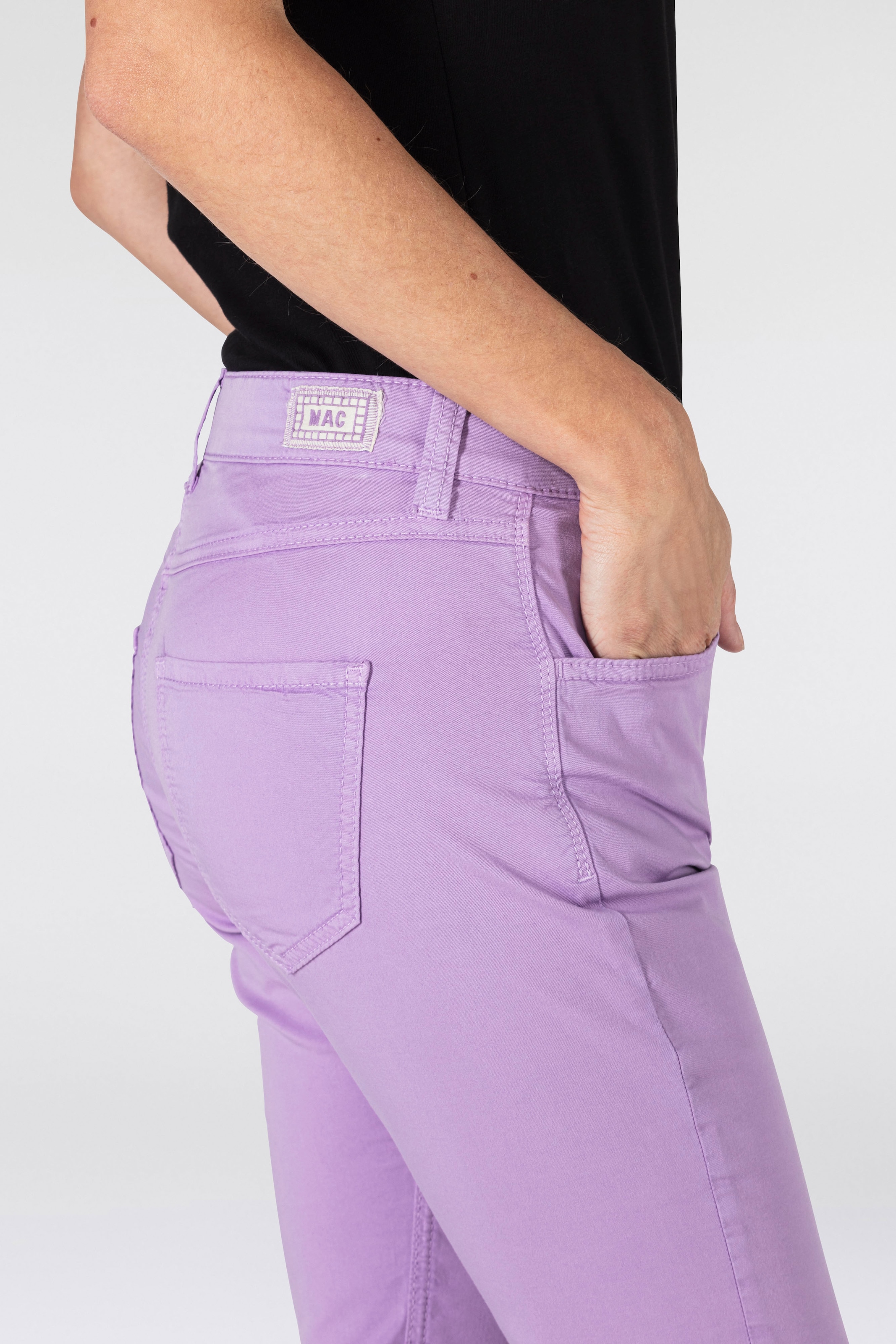 MAC Caprihose »Capri-Summer-Clean«, Sommerhose Kniebedeckend mit kleinem Schlitz am Saum