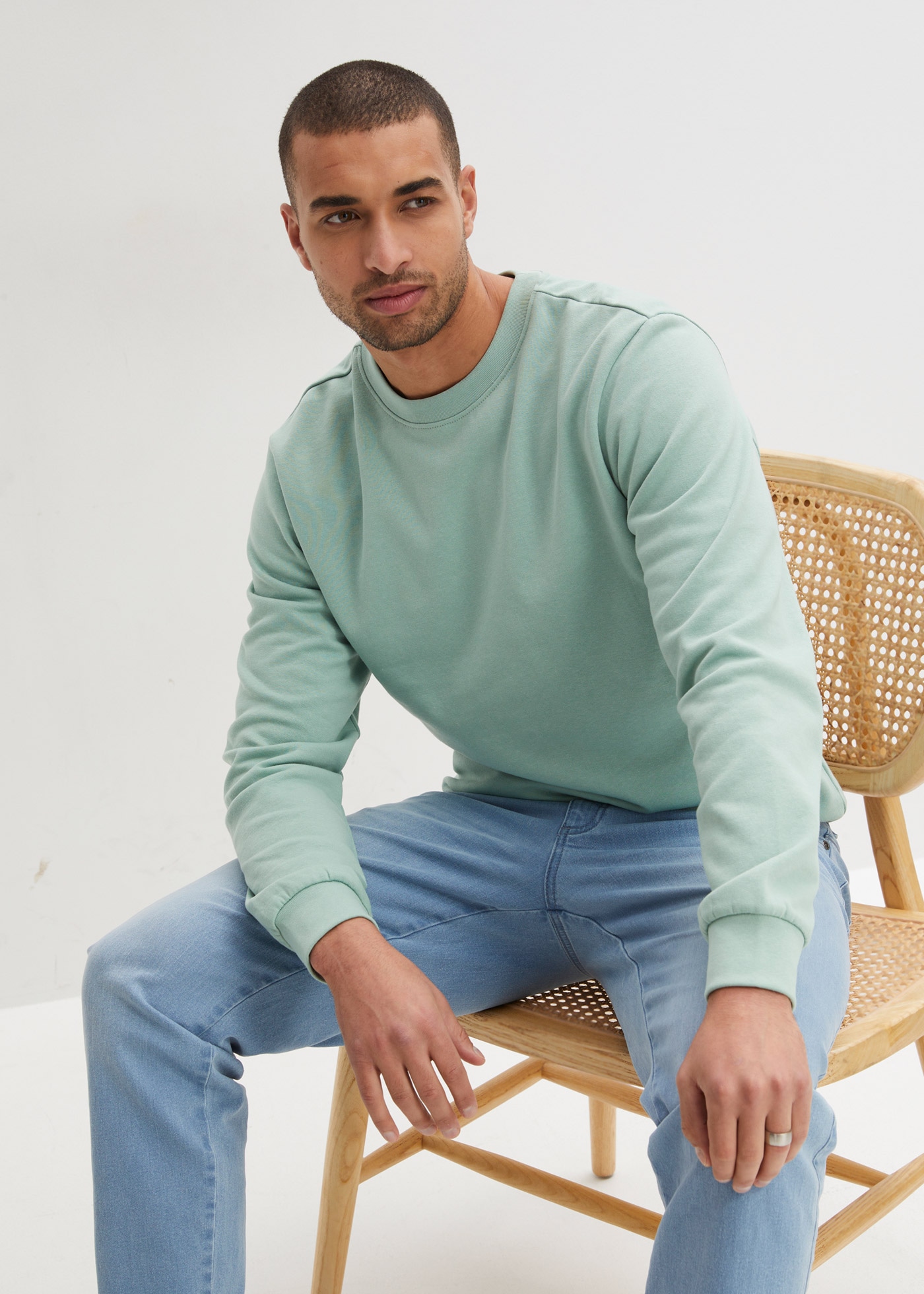 bonprix Sweatshirt »Sweatshirt«, Regular Fit, mit Rundhalsausschnitt, weich angeraute Innenseite
