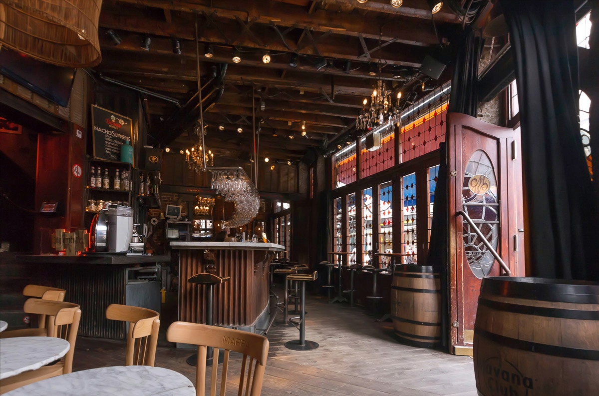 Papermoon, Fototapete »Restaurant«, bunt, Vlies, B/L: 2,5 m m x 1,86 m m - Bahnen: 5 Stk. St., bunt