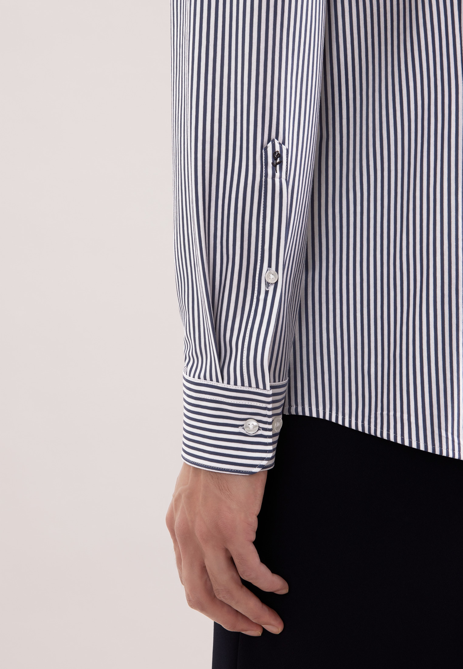 seidensticker Businesshemd »Schwarze Rose« Shaped 1/1 Kentkragen Gestreift