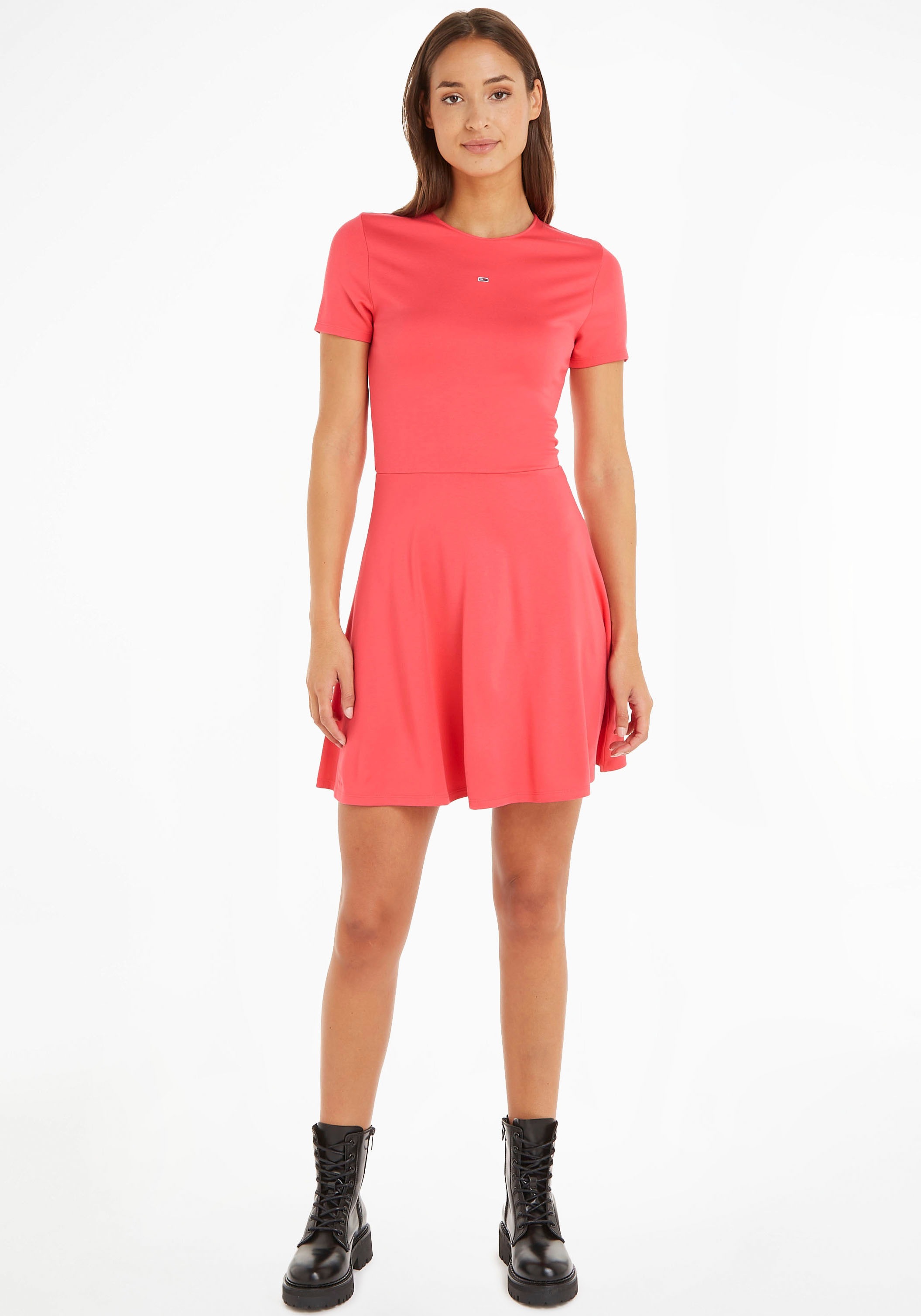 Tommy Jeans Shirtkleid »TJW ESSENTIAL SS FIT&FLARE DRESS«, mit kurzen Ärmeln und... kaufen