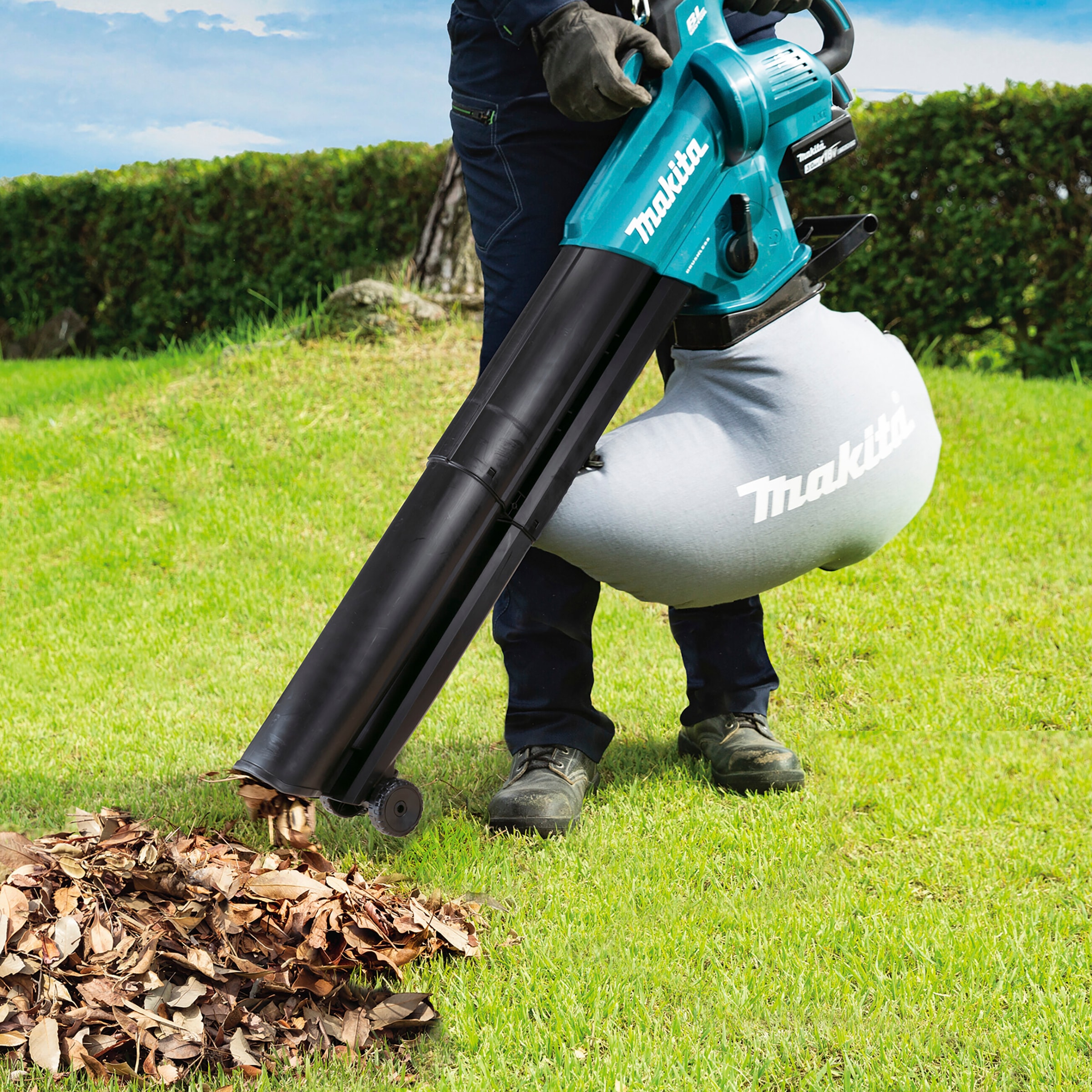 Makita Akku-Laubbläser »2 in 1 Akku-Laubsauger inkl. Häckselfunktion »DUB187Z«« ohne Akku und Ladegerät, 18V, 64 m/s, 366 m3 /h