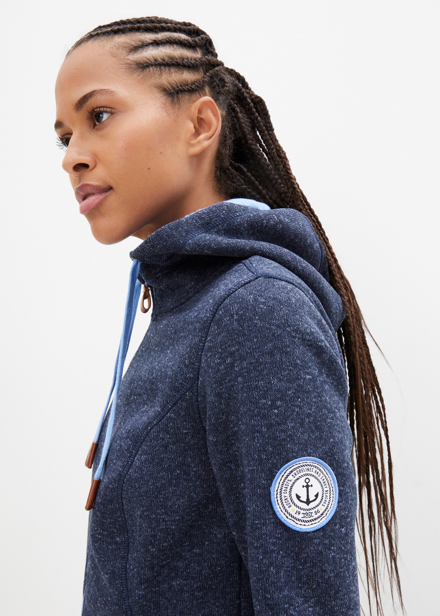 bonprix Strickfleecejacke 1 Stk. tlg. mit Kapuze bequeme Passform, mit Kapuze, mit verschließbaren Taschen