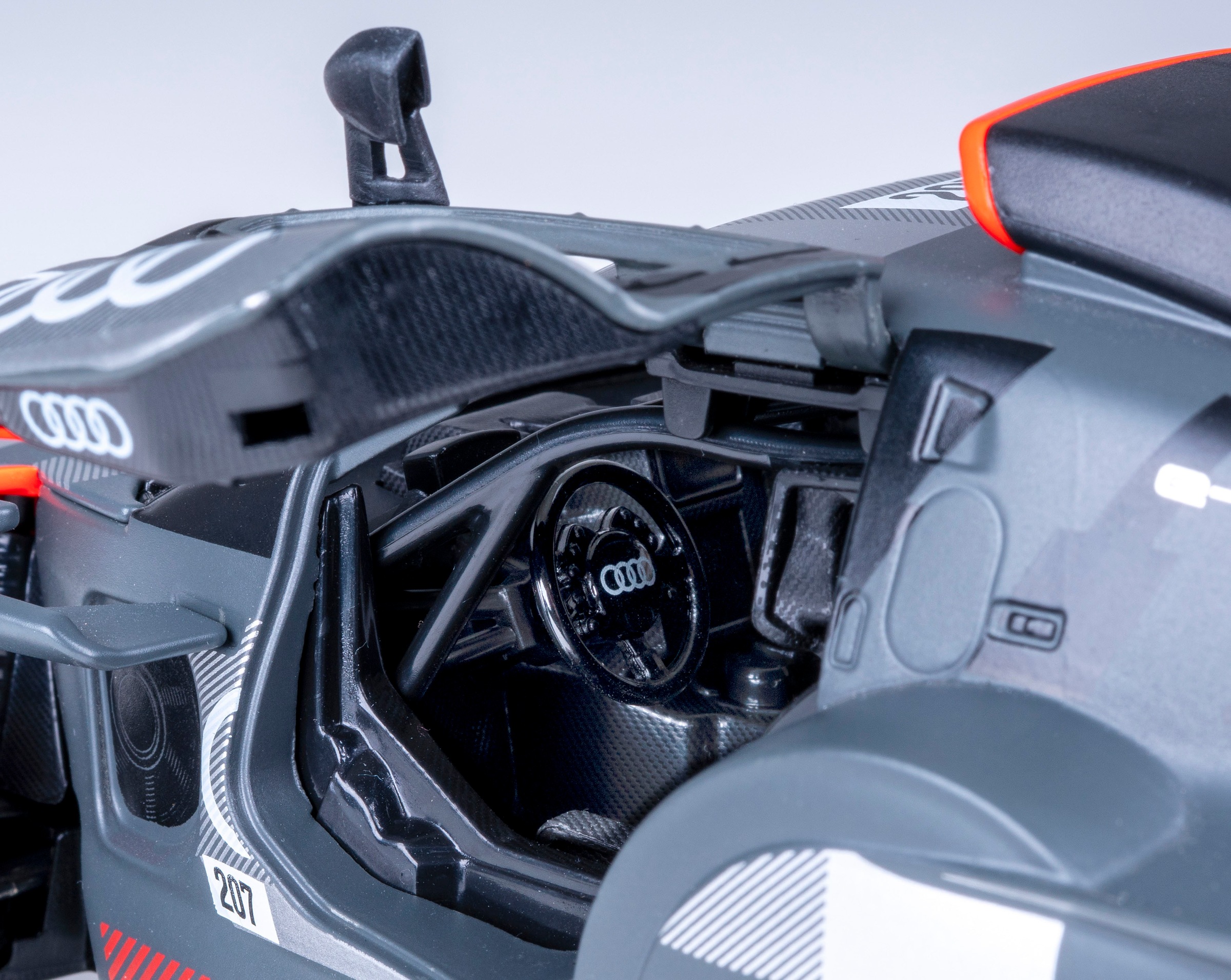 Jamara Spielzeug-Auto »AUDI RS Q e-tron Diecast 1:24 grau Tür manuell«