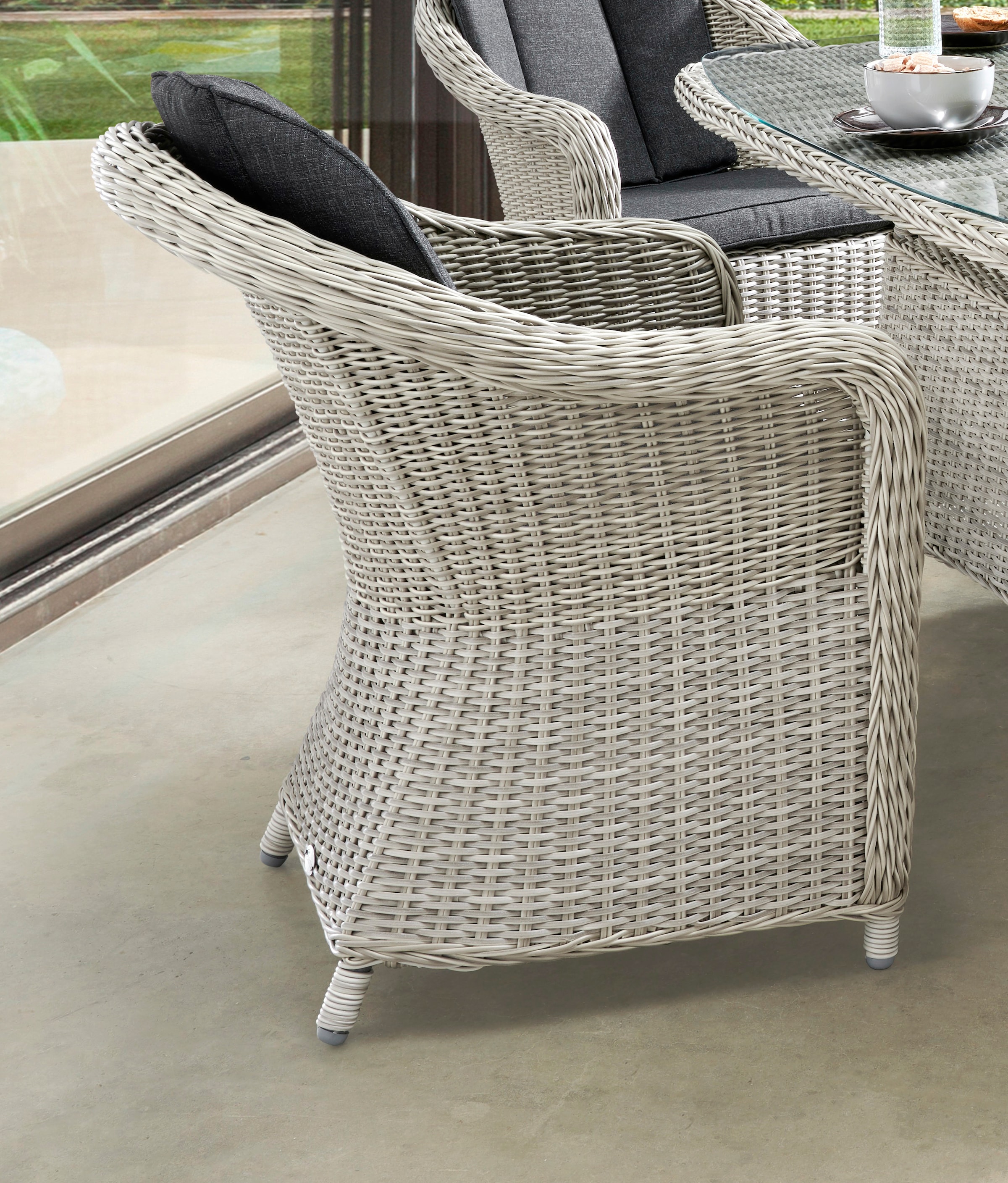 Destiny Garten-Essgruppe »MALAGA LUNA«, (Set, 13 tlg.), Polyrattan, 4 Sessel + Tisch oval 200x100x75cm, inkl. Auflagen