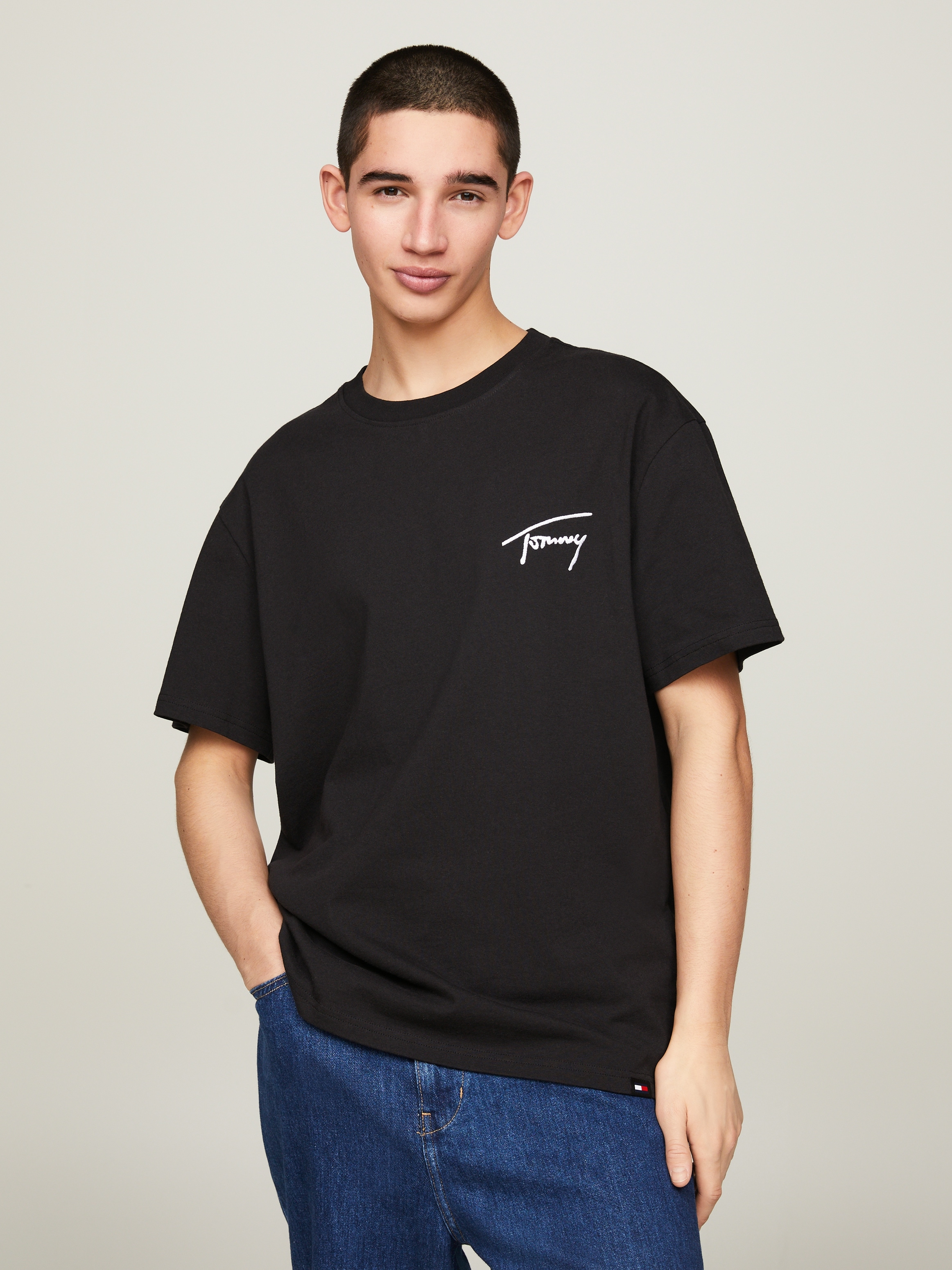 T-Shirt »TJM REG SIGNATURE TEE EXT«, mit aufgesticktem Signatur-Logo