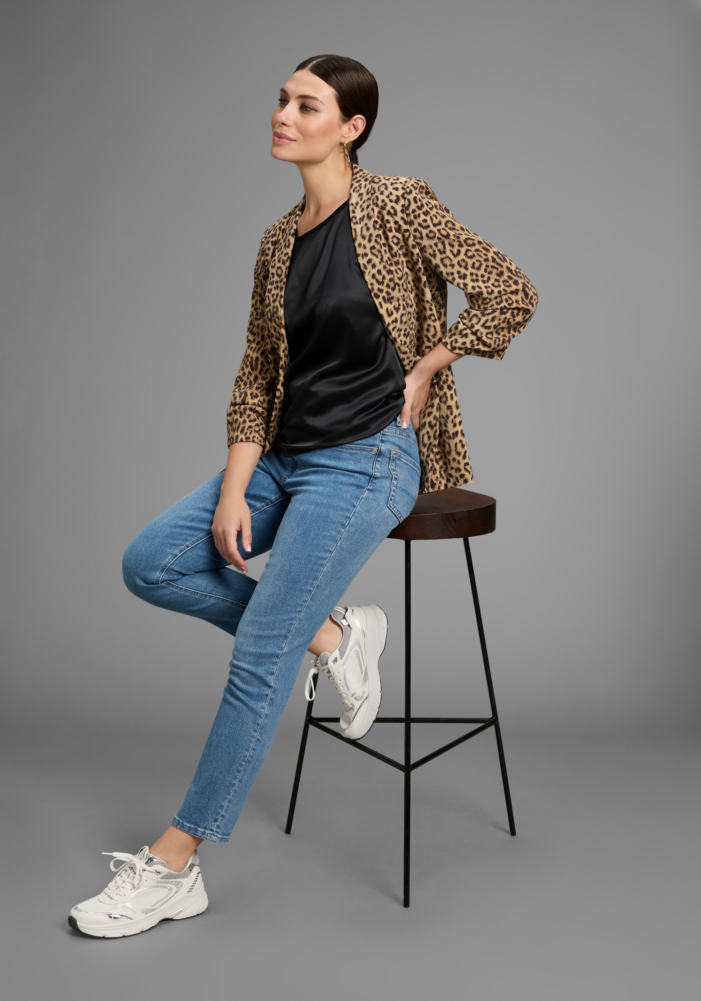 Laura Scott Shirtbluse »mit Satin-Vorderteil und hochflexiblen Jersey-Rücken« lockere Passfrom, zeitlos & gut zu kombinieren