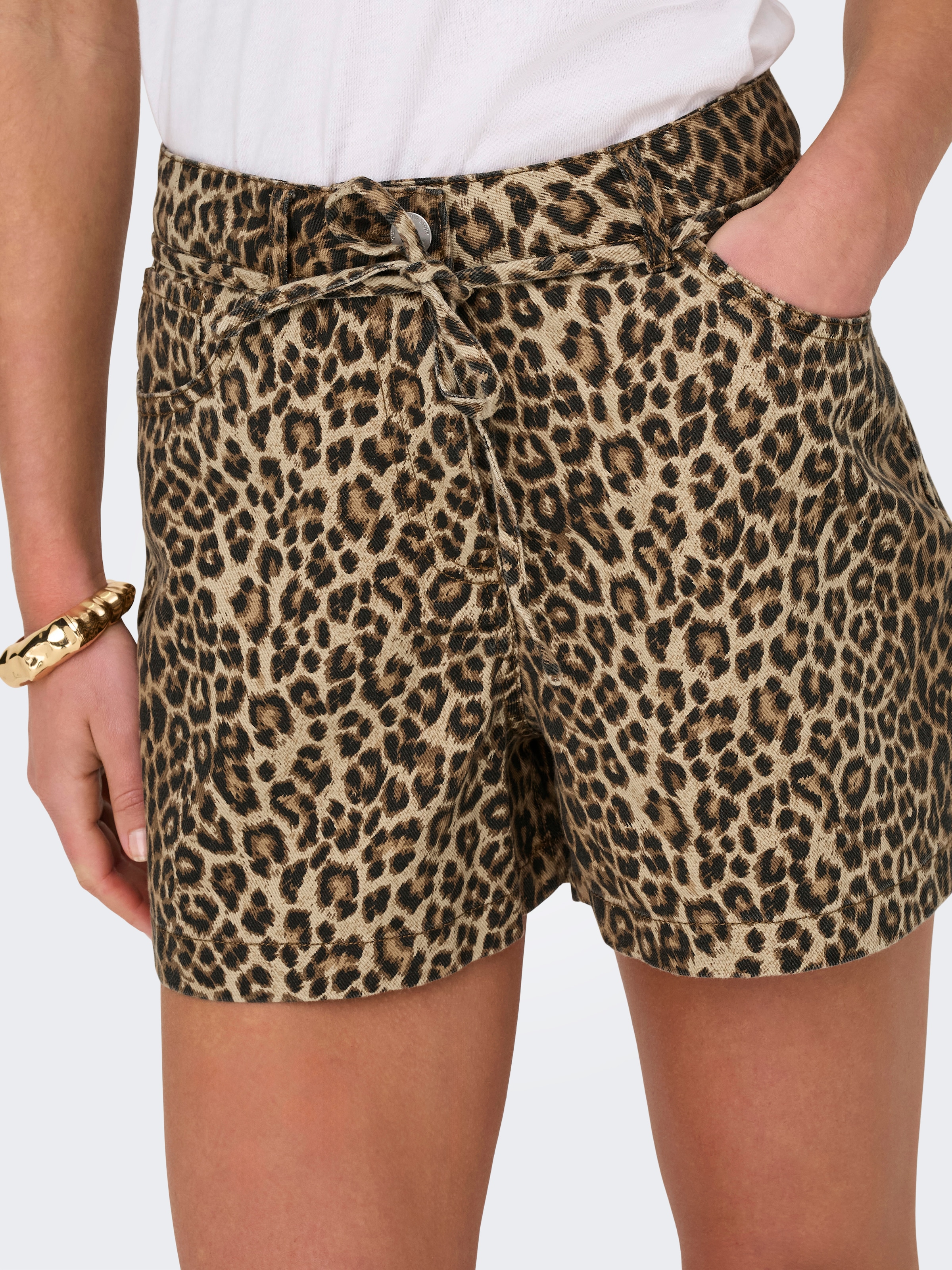 ONLY Shorts »ONLNAOMI STRING AOP SHORTS OTW«