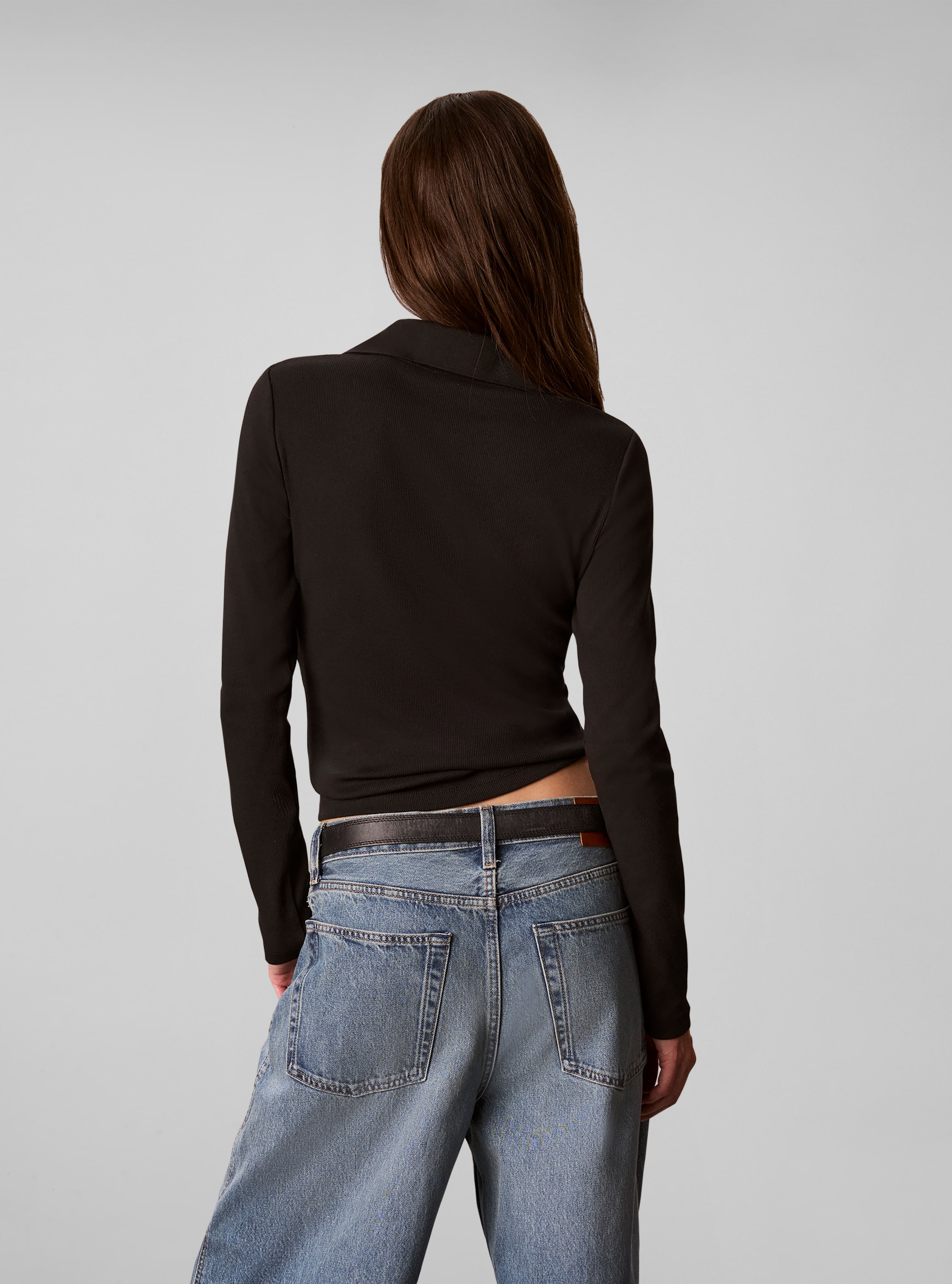 Calvin Klein Jeans Langarmshirt Kragen mit Knopfleiste, Regular Fit, kurze Form