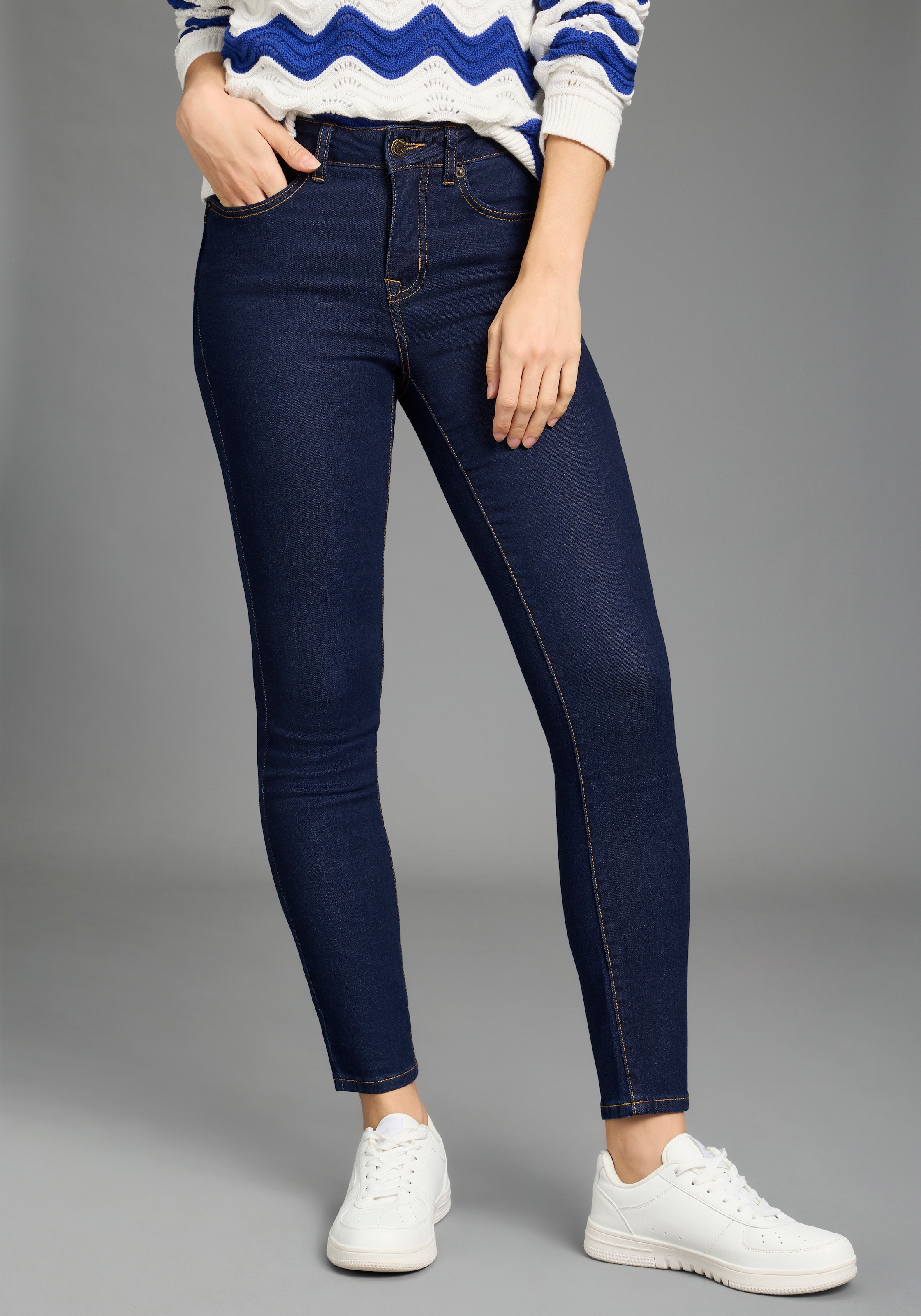 KangaROOS Slim-fit-Jeans »CROPPED HIGH WAIST SLIM FIT« schmale Passform,  Röhrenjeans,  trendige Used-Waschung