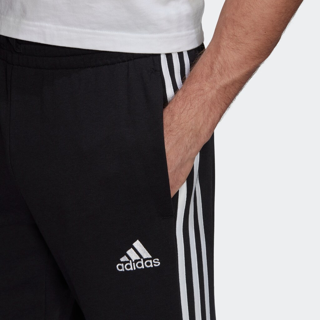 adidas Sportswear Sporthose »ESSENTIALS FRENCH TERRY TAPERED 3-STREIFEN HOSE«, (1 tlg.)