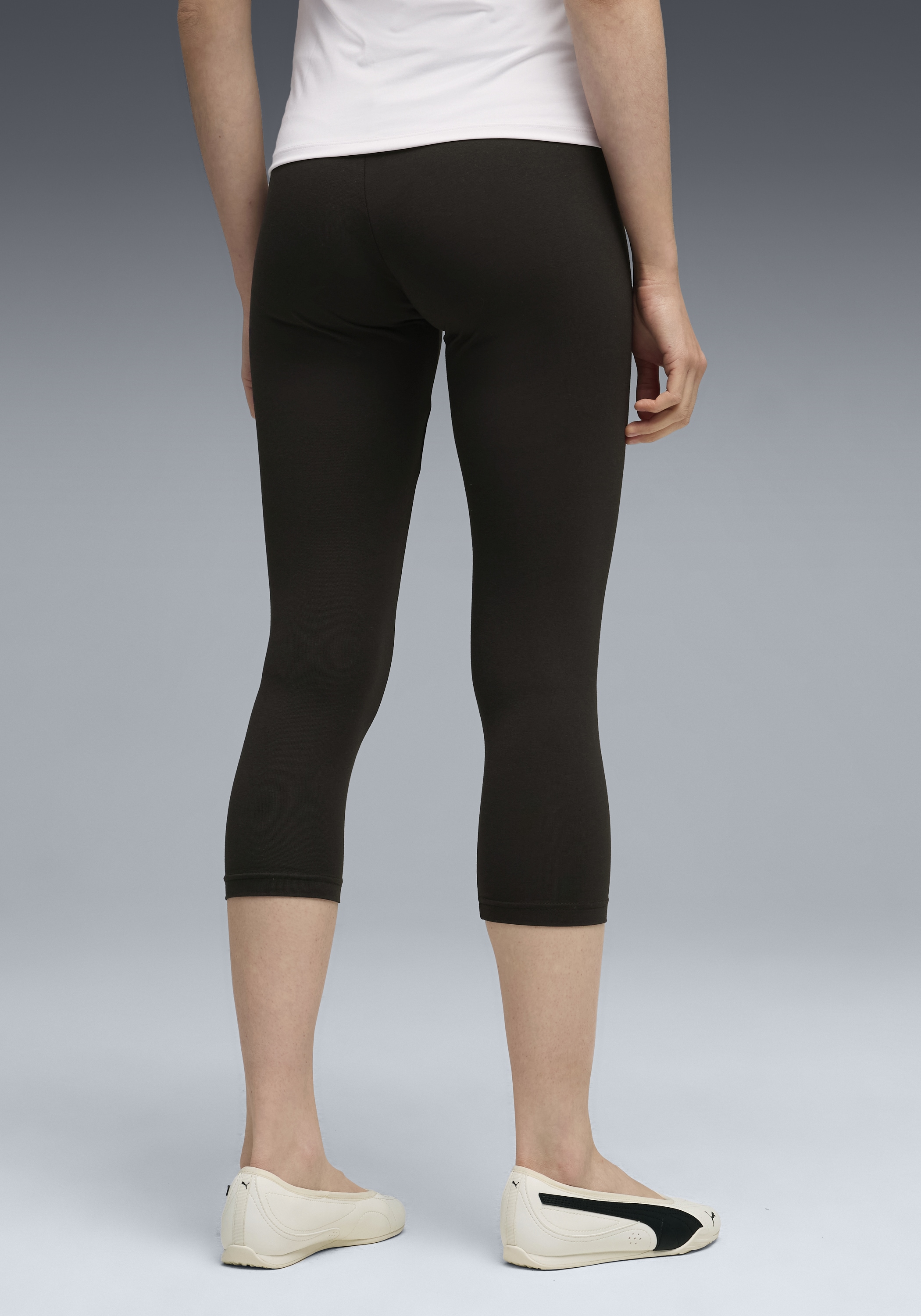 PUMA Leggings »ESS CAPRI LEGGINGS«  aus Baumwollmischung, sportlicher Stil, schmale Passform