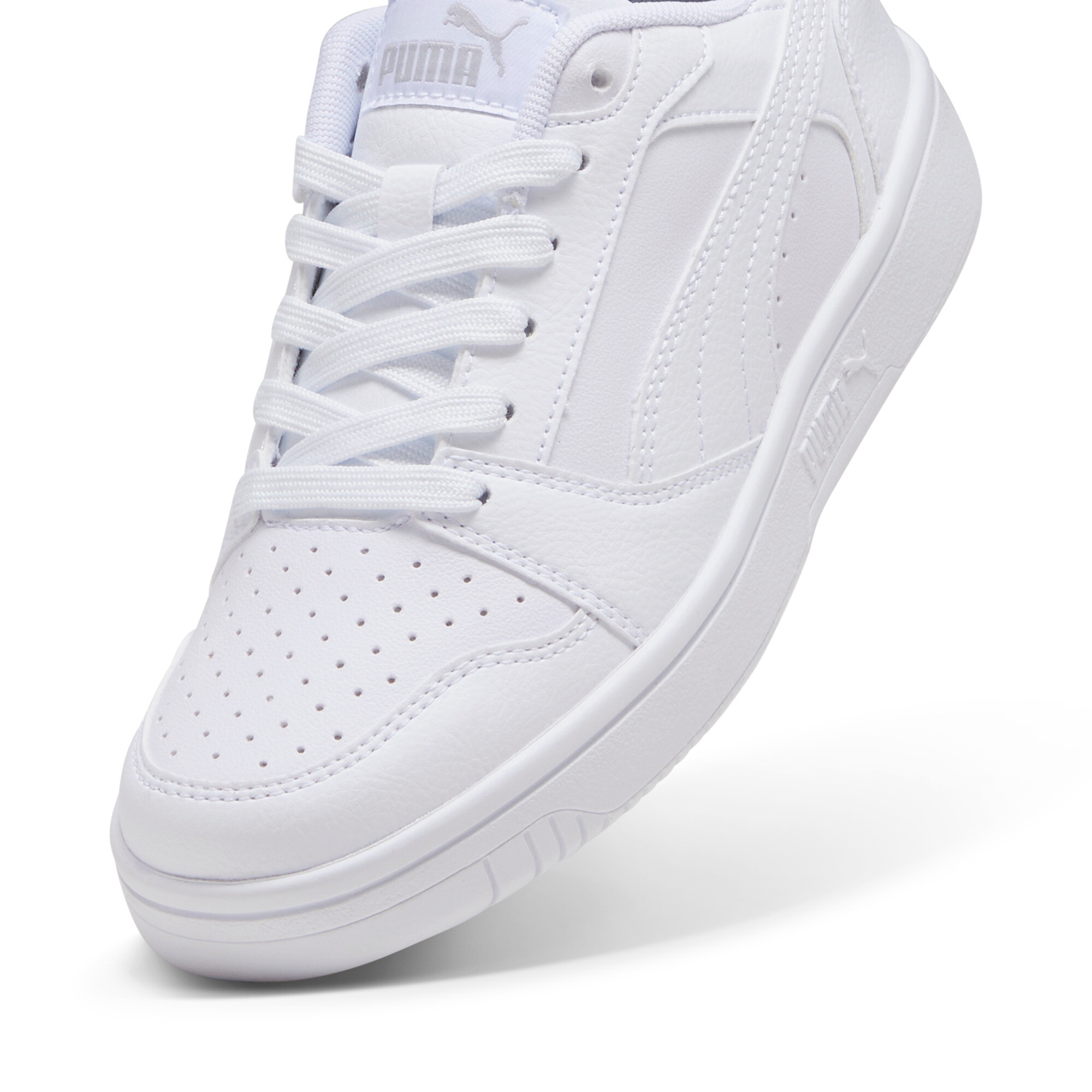 PUMA Sneaker »REBOUND V6 LO JR«  mit Schnürverschluss, dämpfendes Fußbett, aus Synthetik